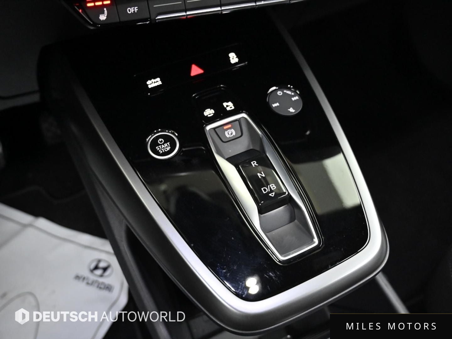 Audi Q4 e-tron 2025 — миниатюра 9