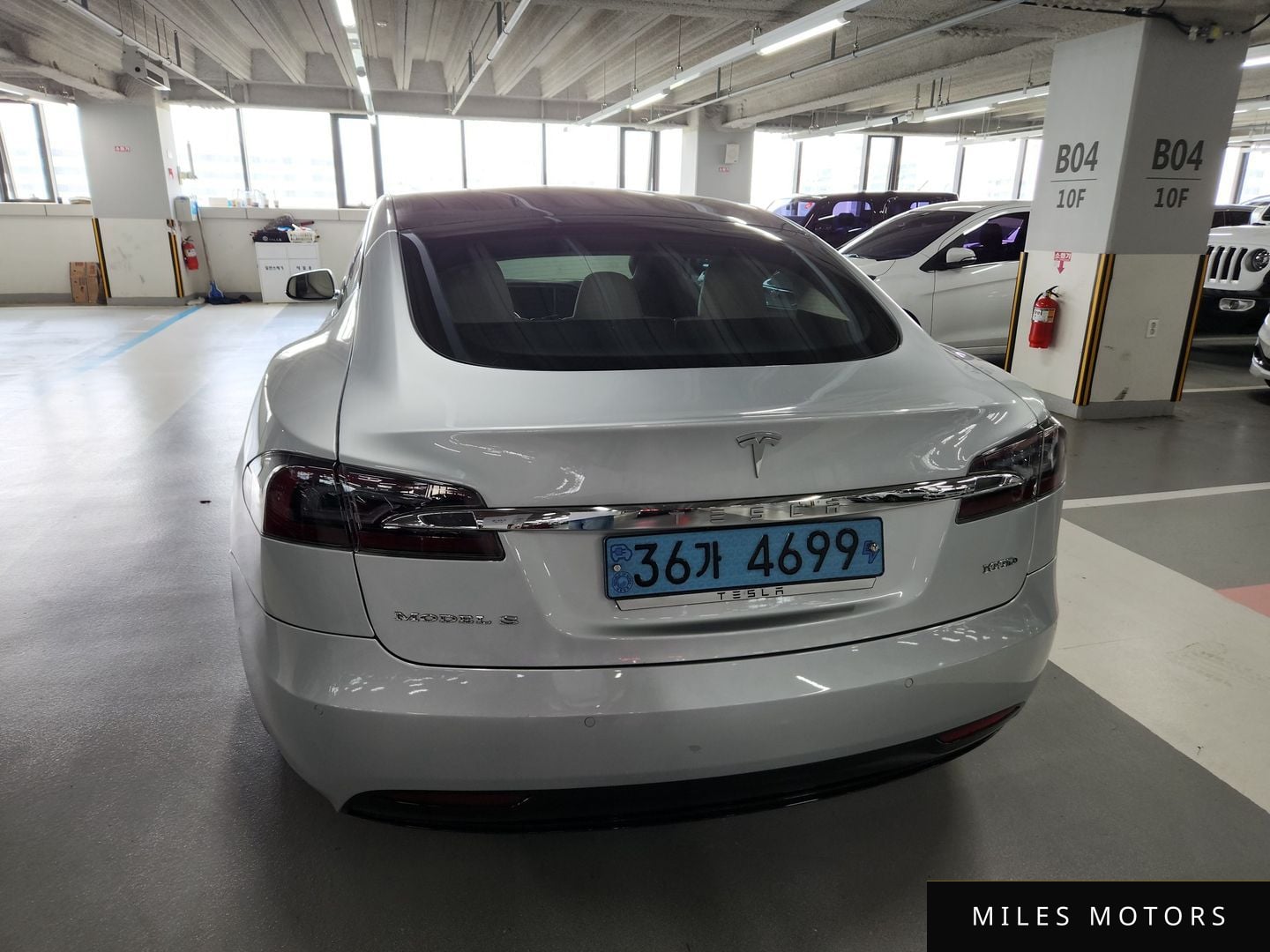 Tesla Model S 2017 — миниатюра 4