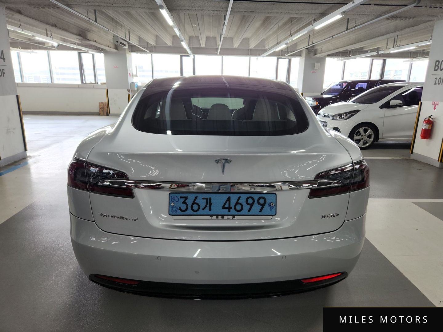 Tesla Model S 2017 — миниатюра 5