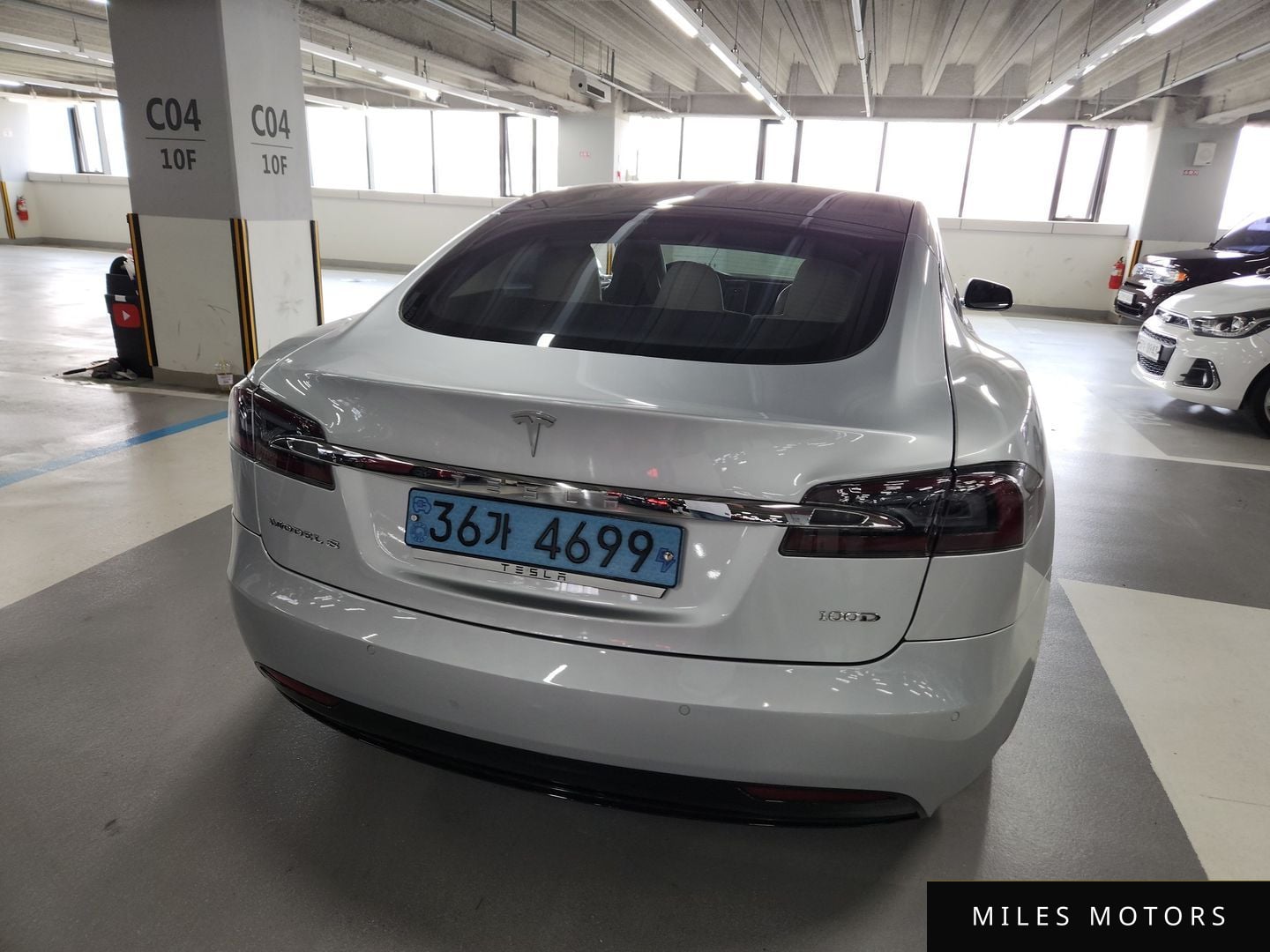 Tesla Model S 2017 — миниатюра 6