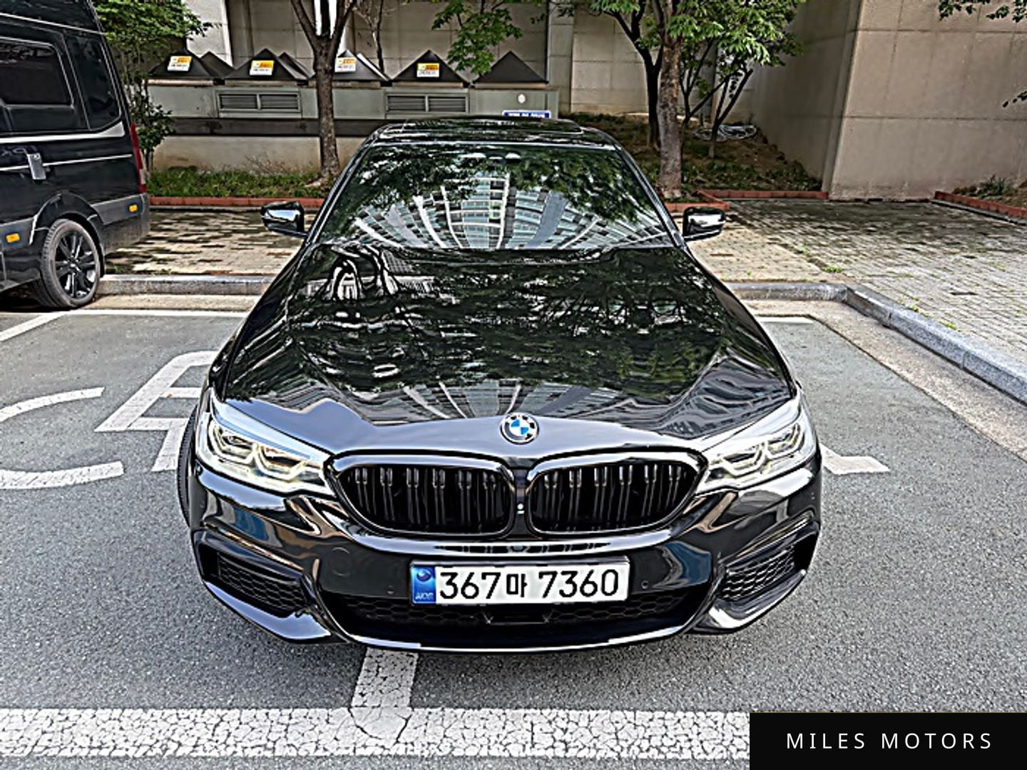 BMW 5 Series (G30) 2017 — миниатюра 3