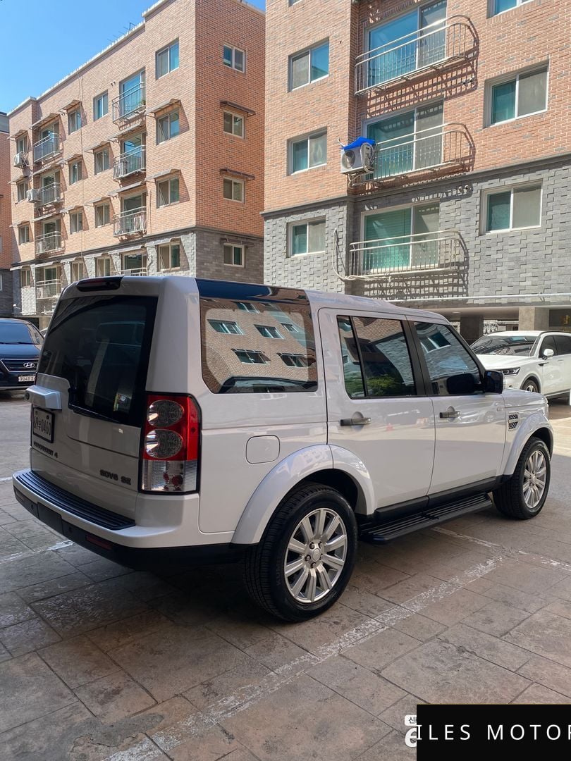 Land Rover Discovery 2013 — миниатюра 2