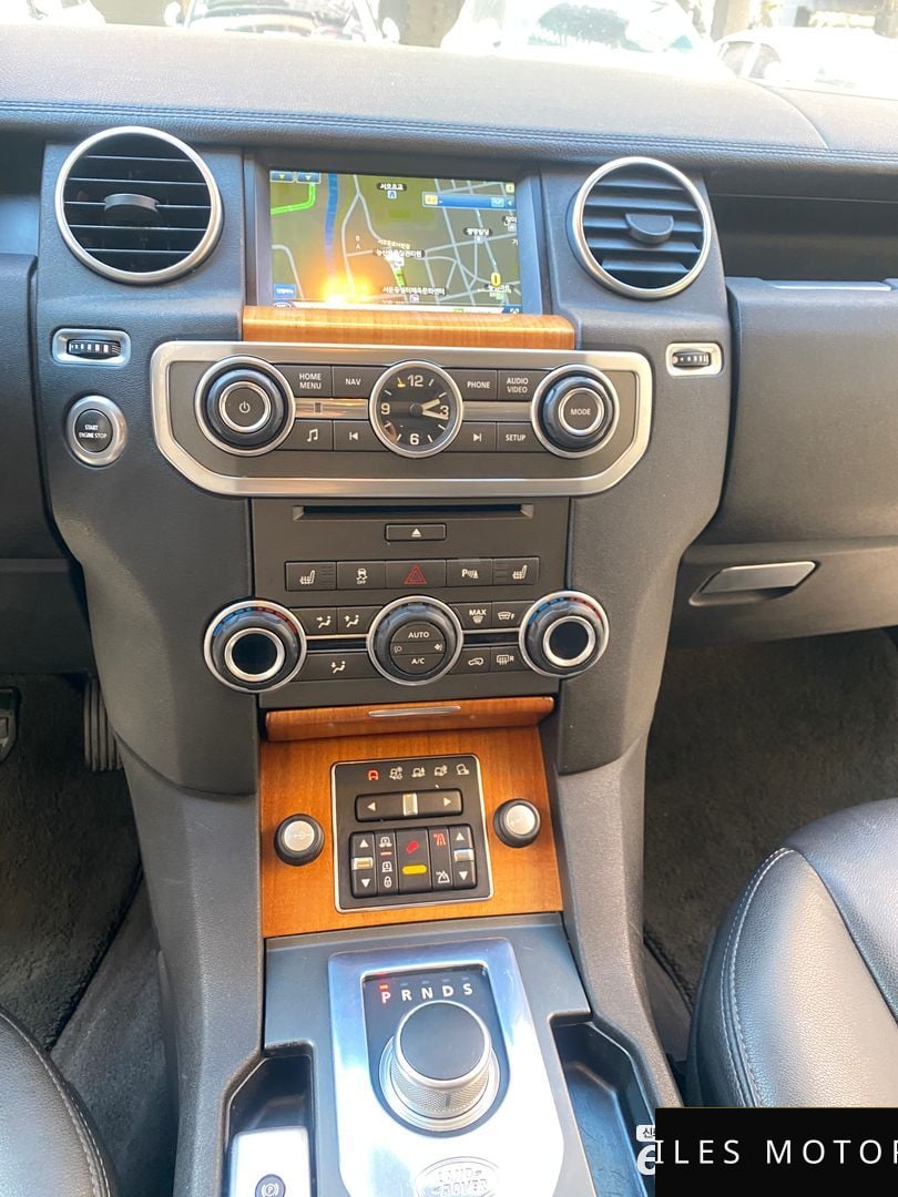 Land Rover Discovery 2013 — миниатюра 9