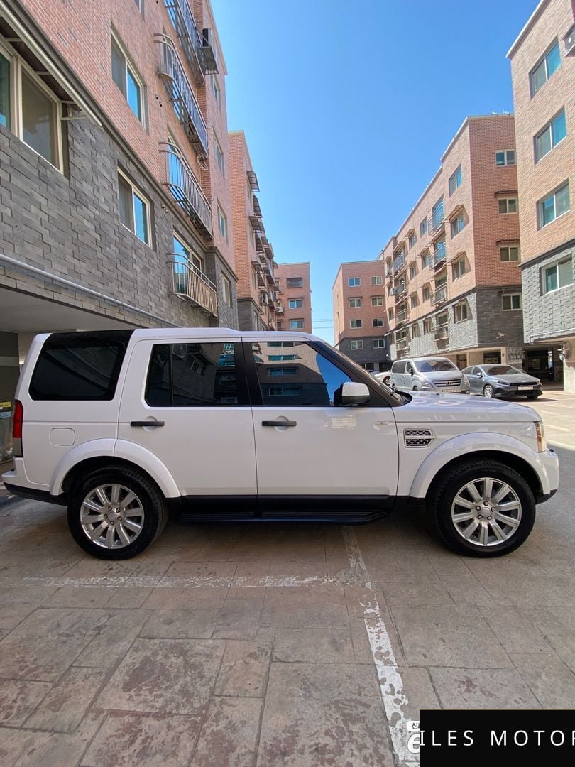 Land Rover Discovery 2013 — миниатюра 12