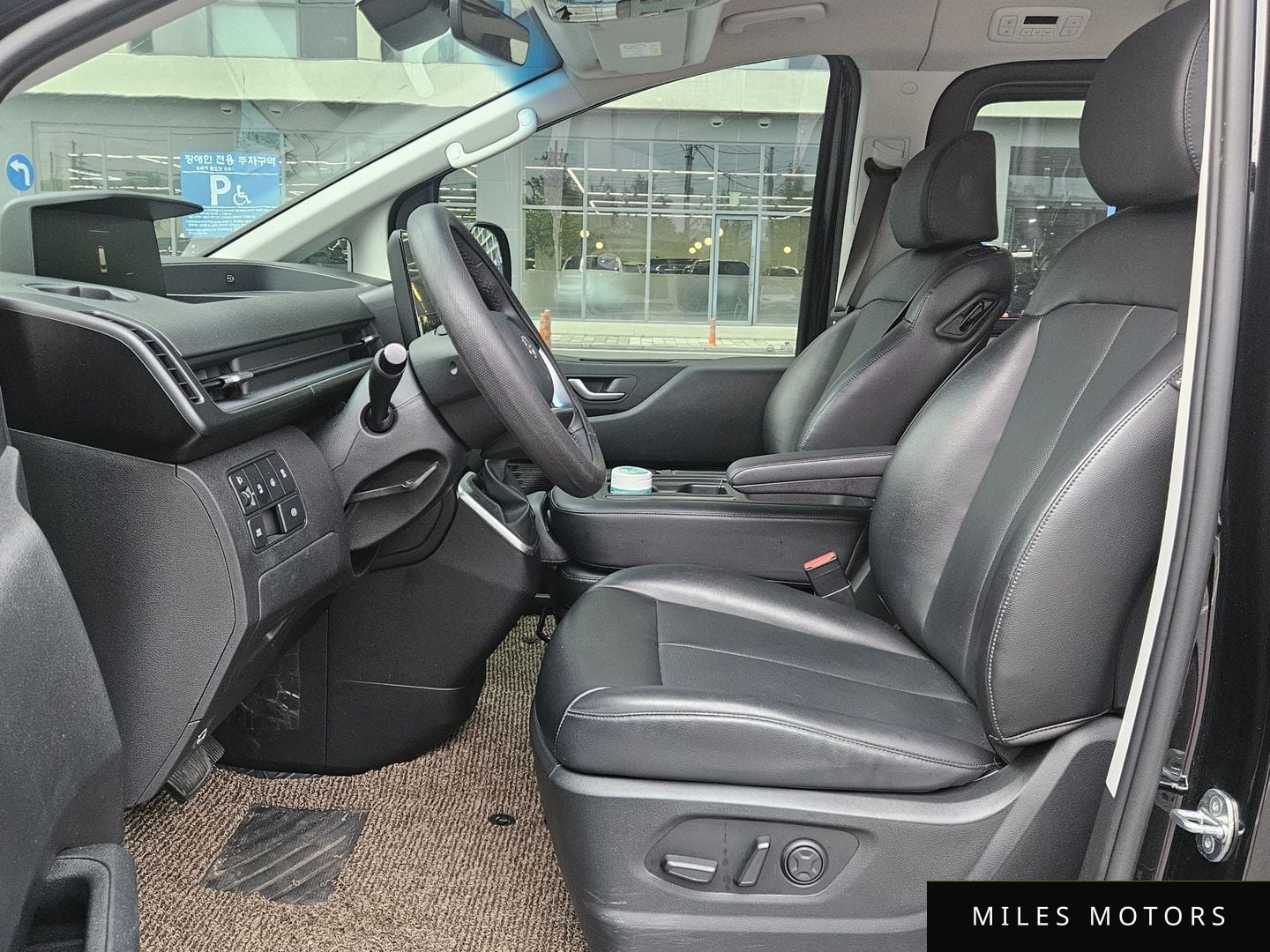 Hyundai Staria 2023 — миниатюра 10