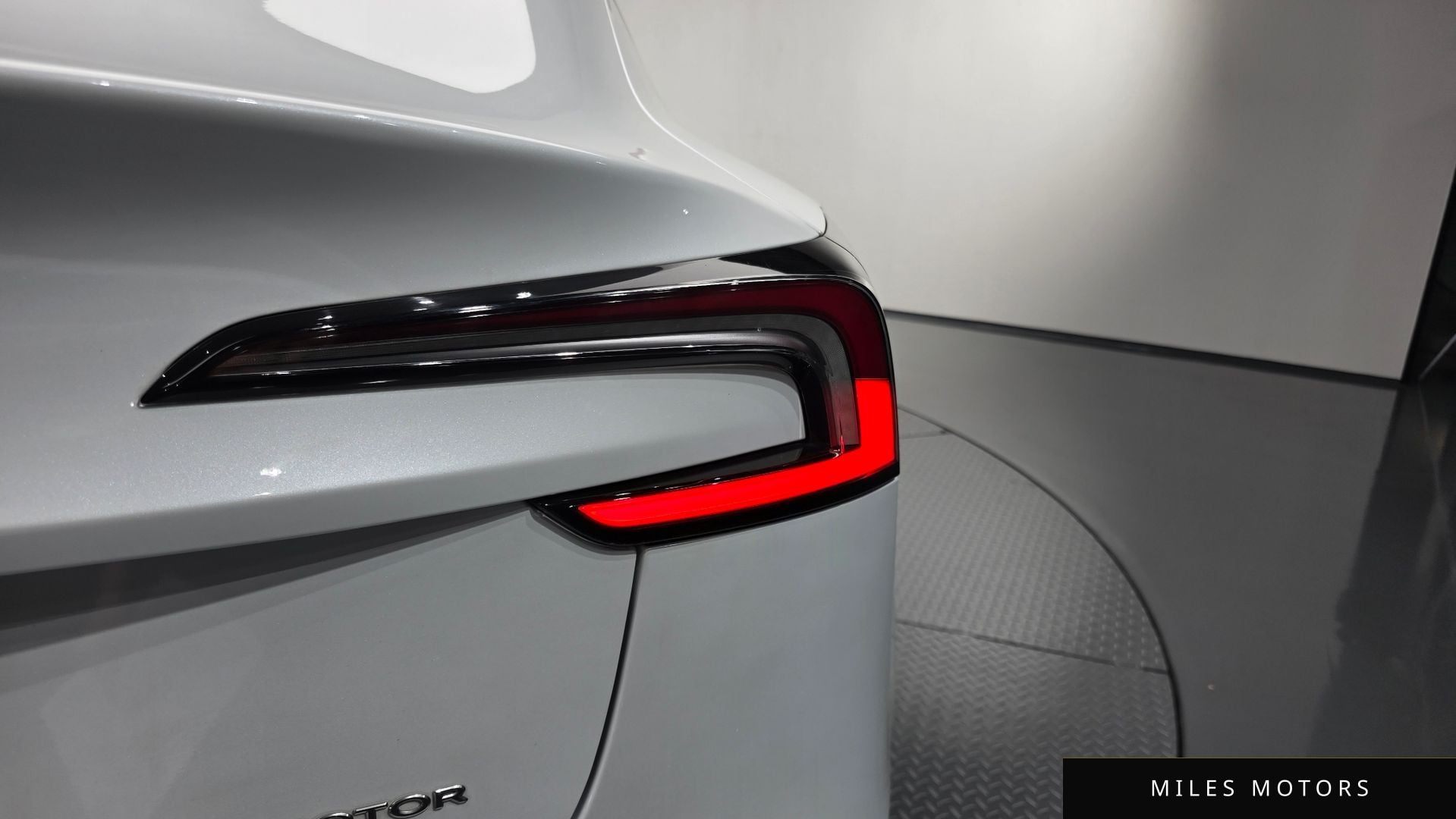 Tesla Model 3 2024 — миниатюра 8