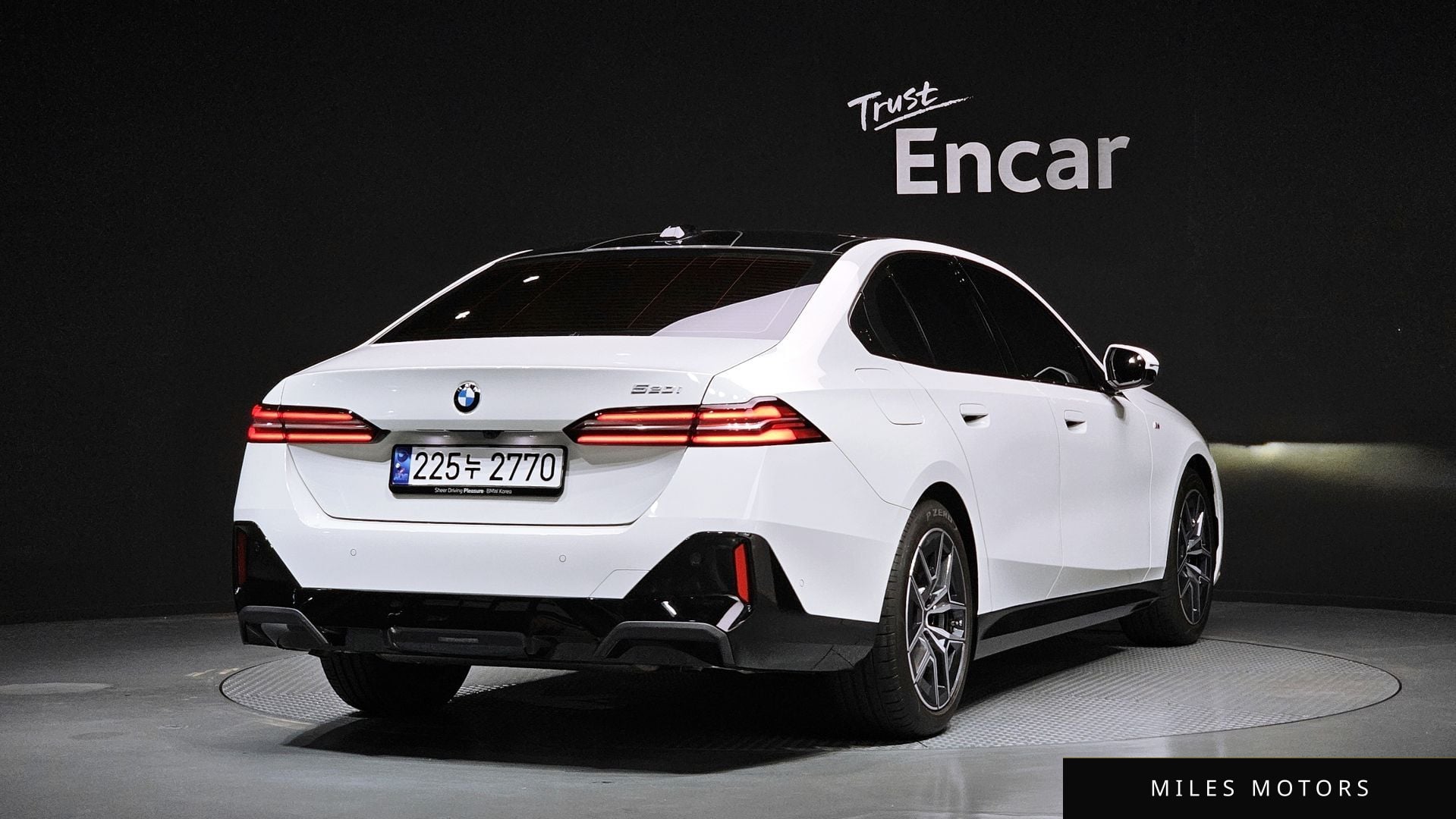 BMW 5 Series (G60) 2025 — миниатюра 2