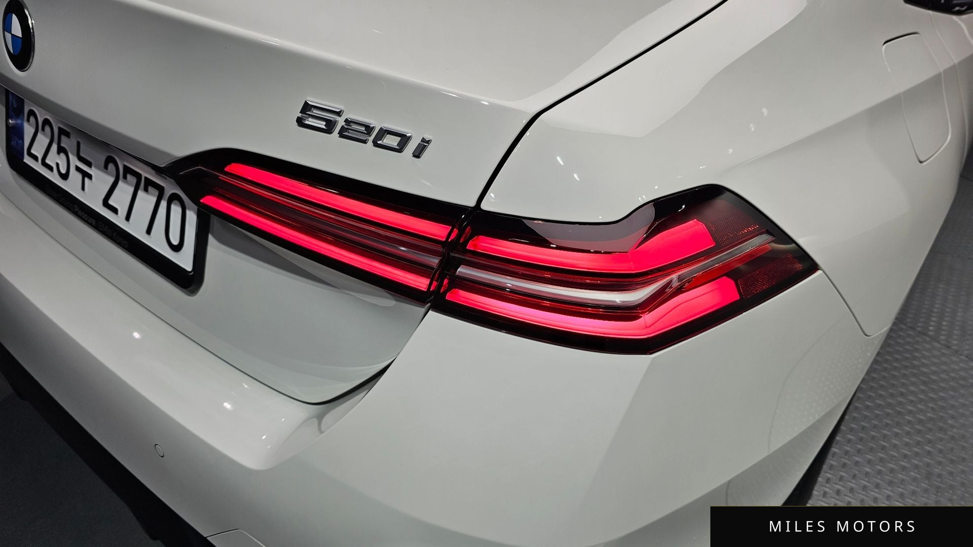 BMW 5 Series (G60) 2025 — миниатюра 9