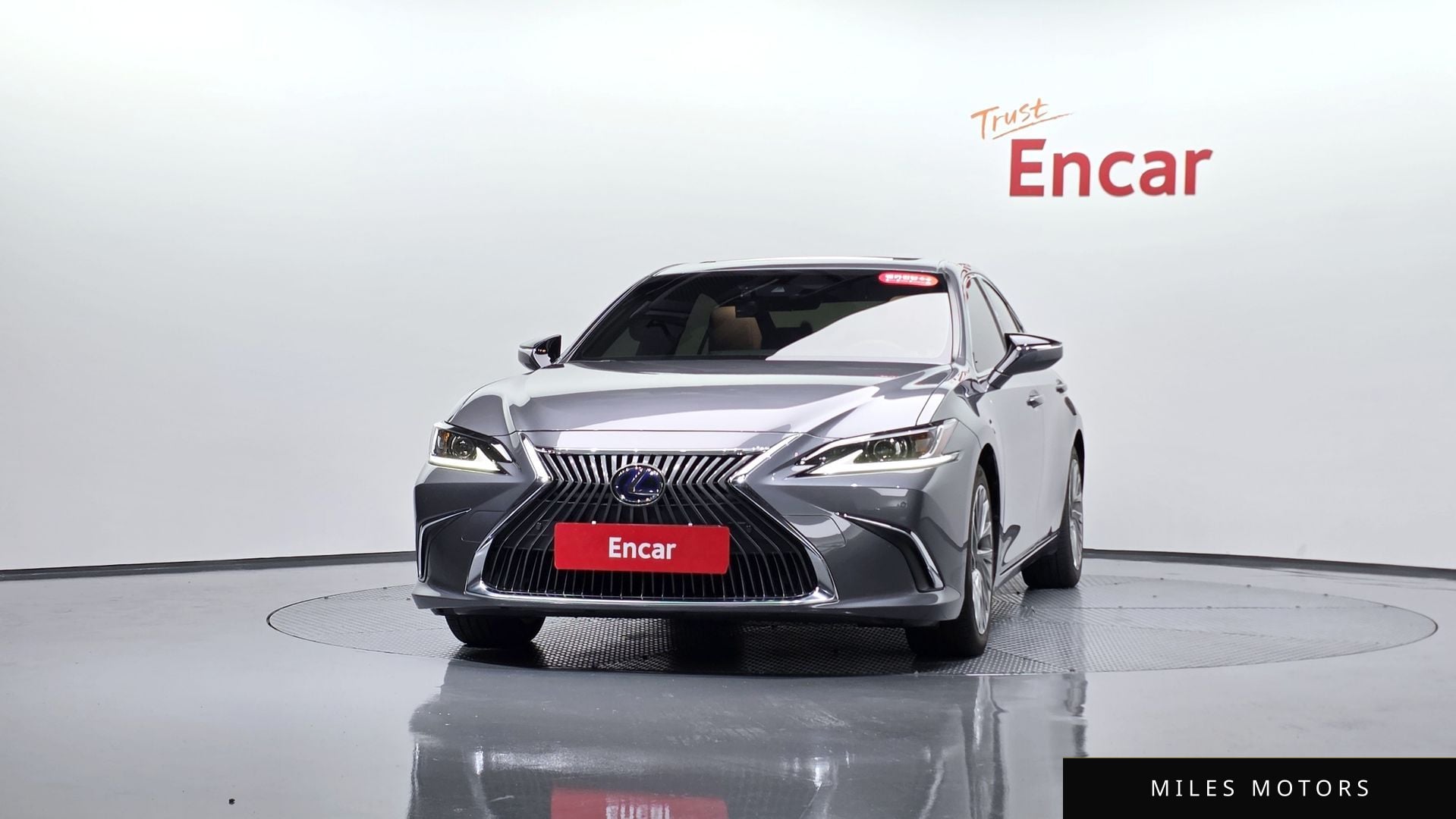 Лексус ES300h 2019 — миниатюра 2