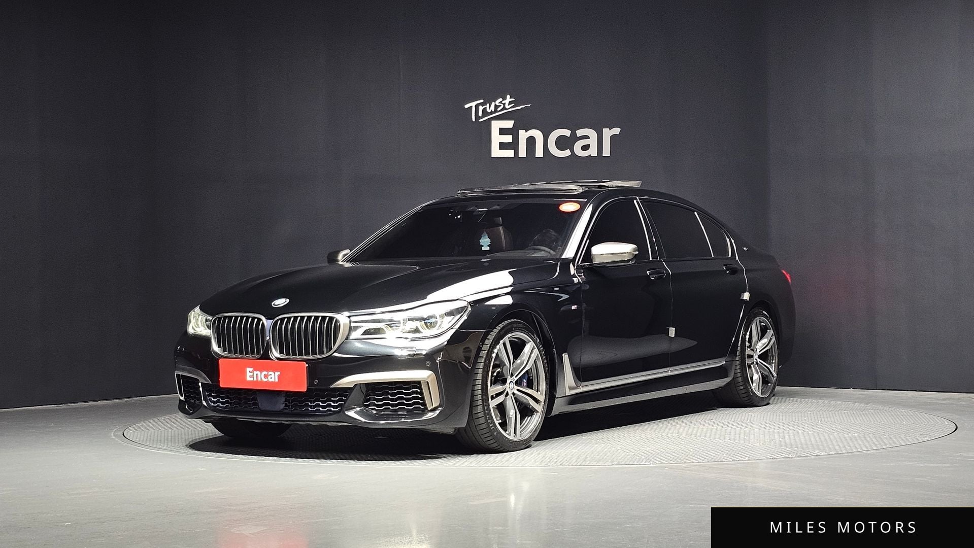 BMW 7 Series (G11) 2017 — фото 1 из 12