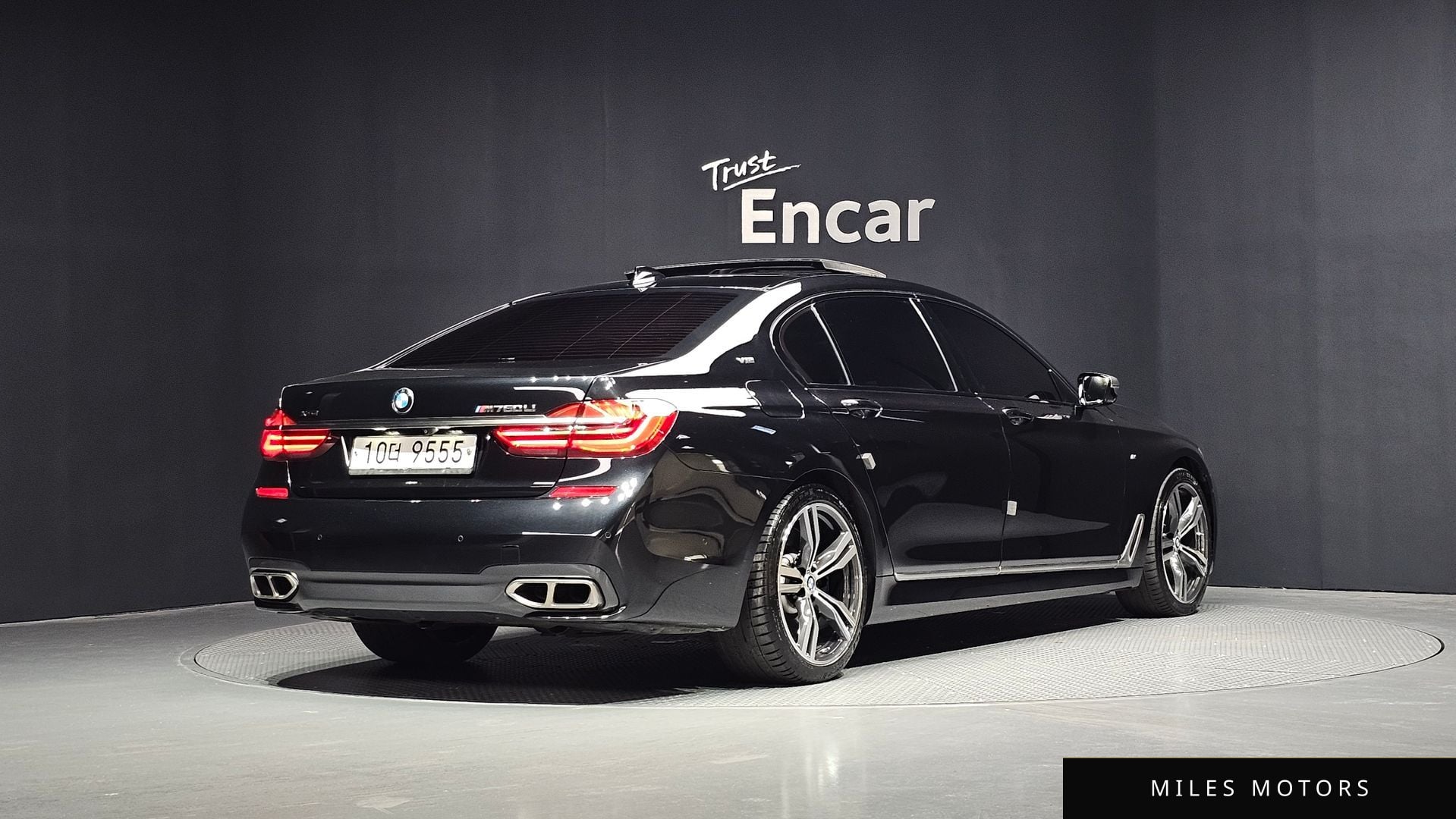 BMW 7 Series (G11) 2017 — миниатюра 2