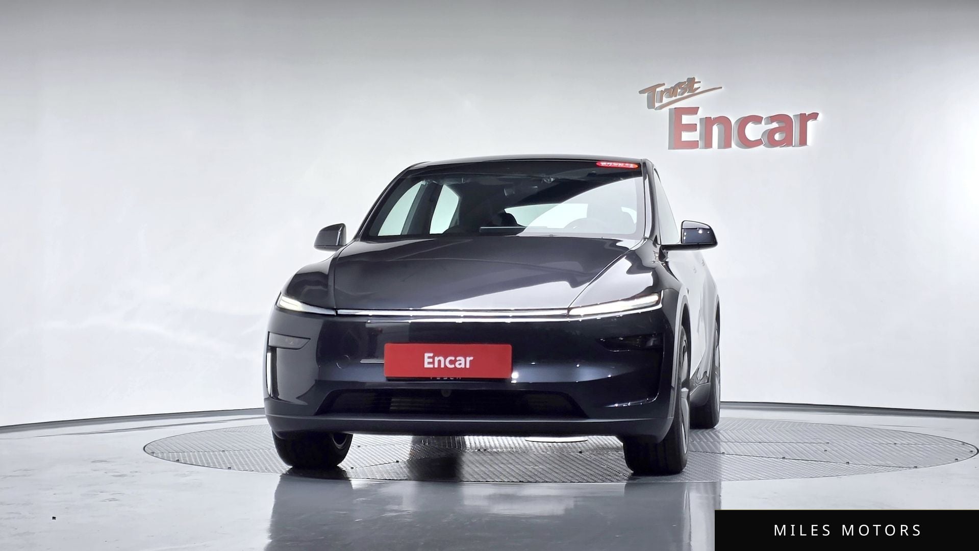 Tesla Model Y 2026 — миниатюра 2