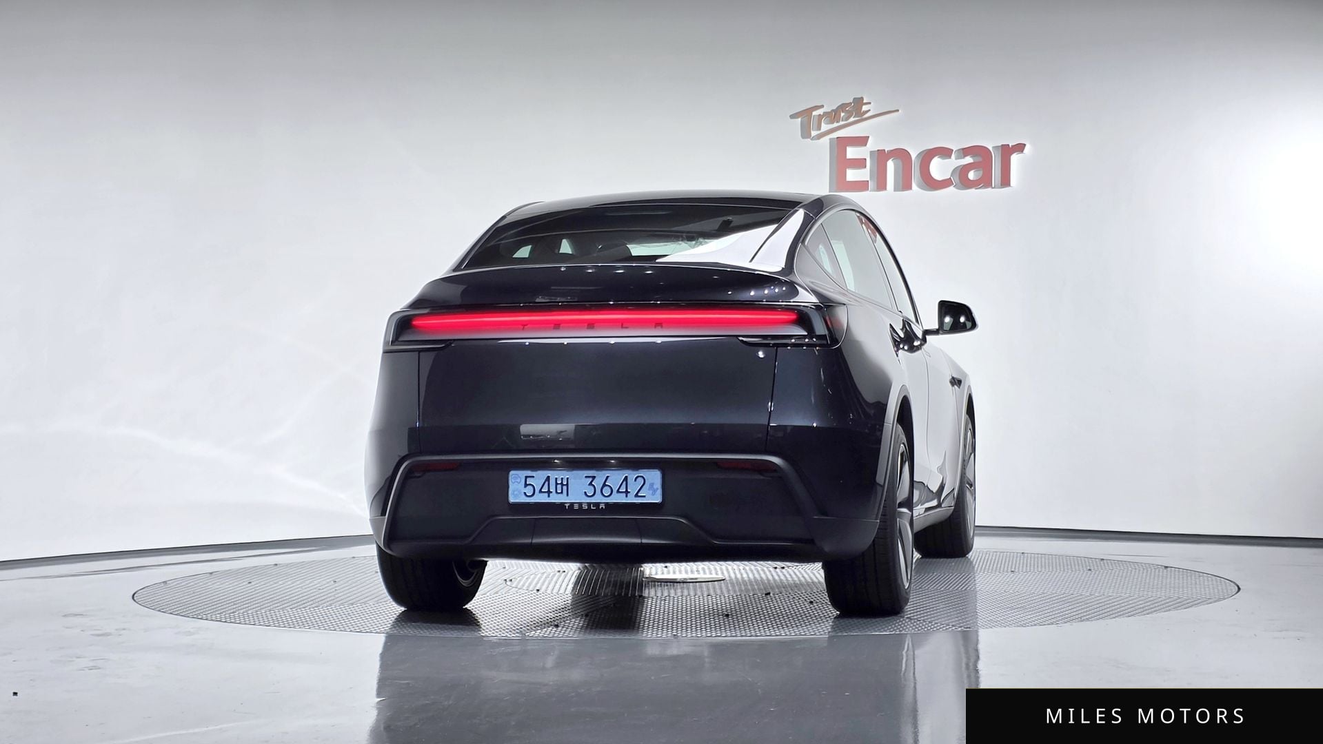 Tesla Model Y 2026 — миниатюра 3