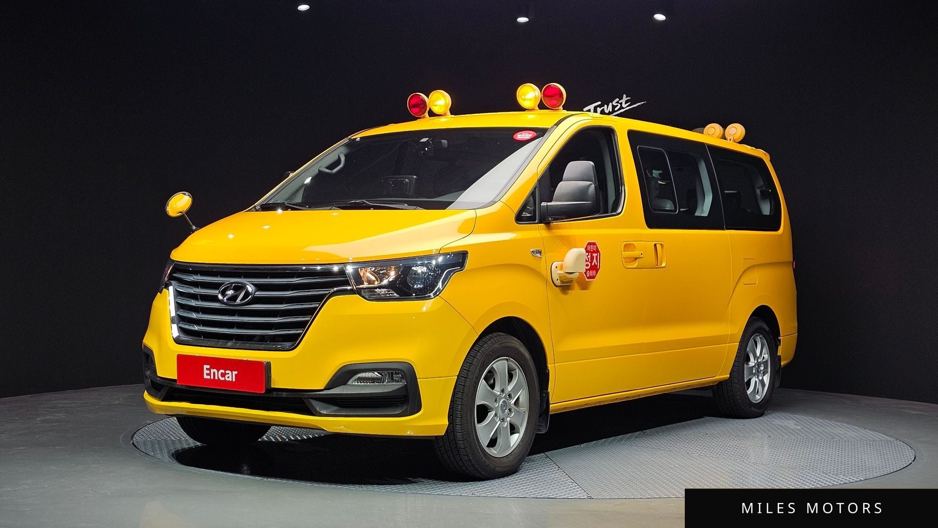 Hyundai Starex 2019 — фото 1 из 12