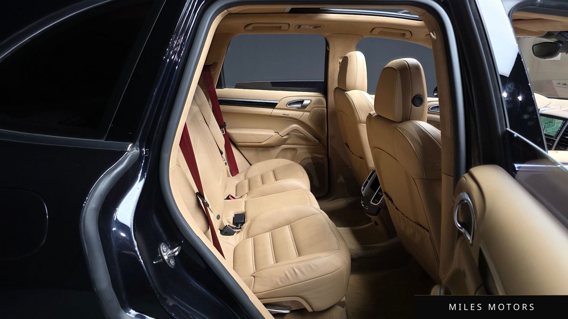 Porsche Cayenne 2016 — миниатюра 12