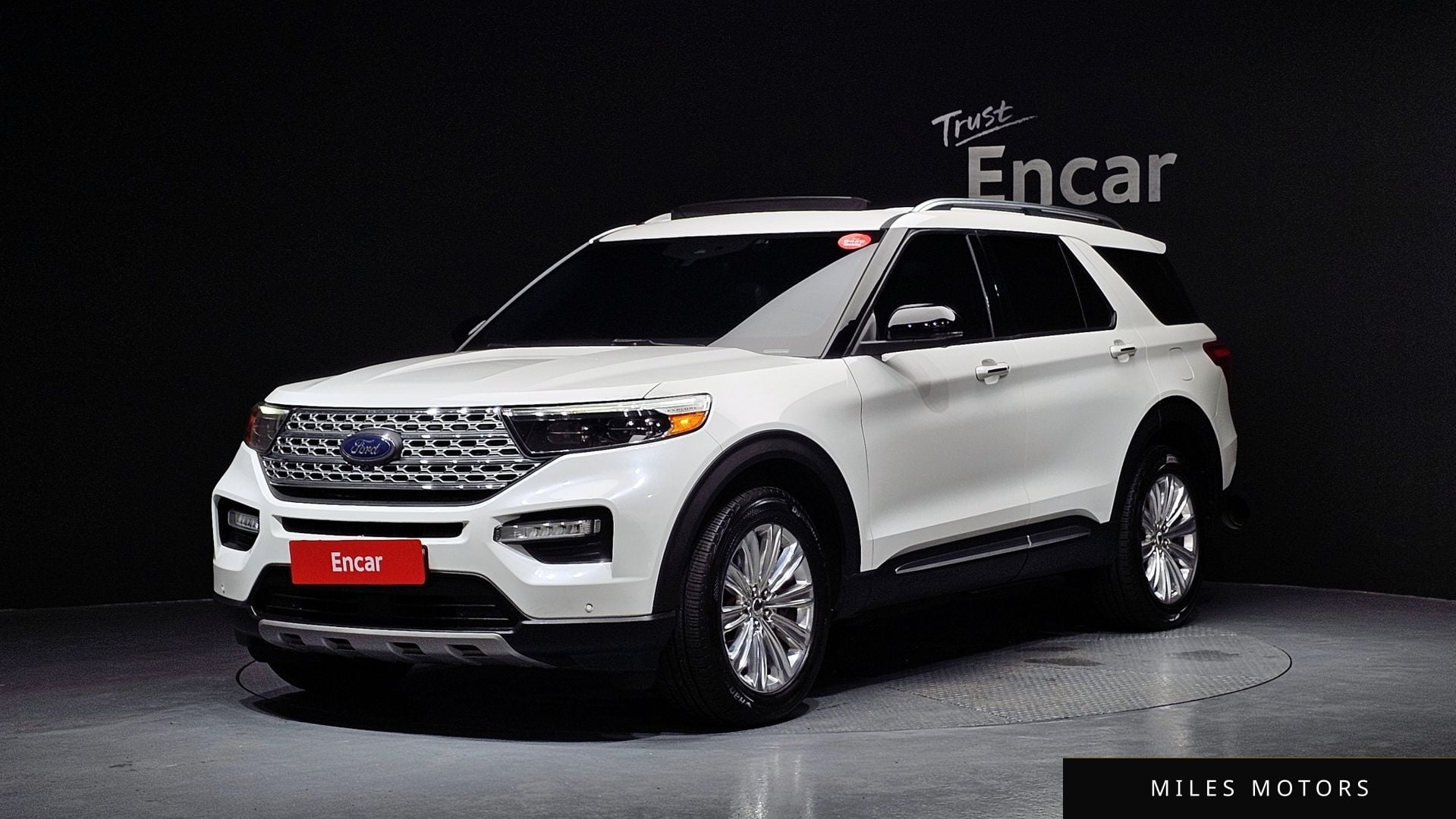 Ford Explorer 2020 — фото 1 из 12