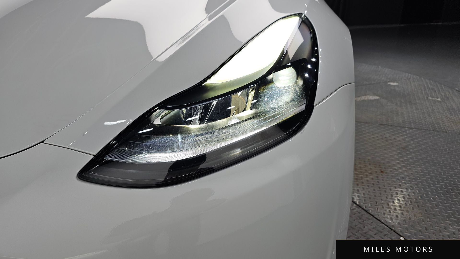 Tesla Model Y 2023 — миниатюра 7