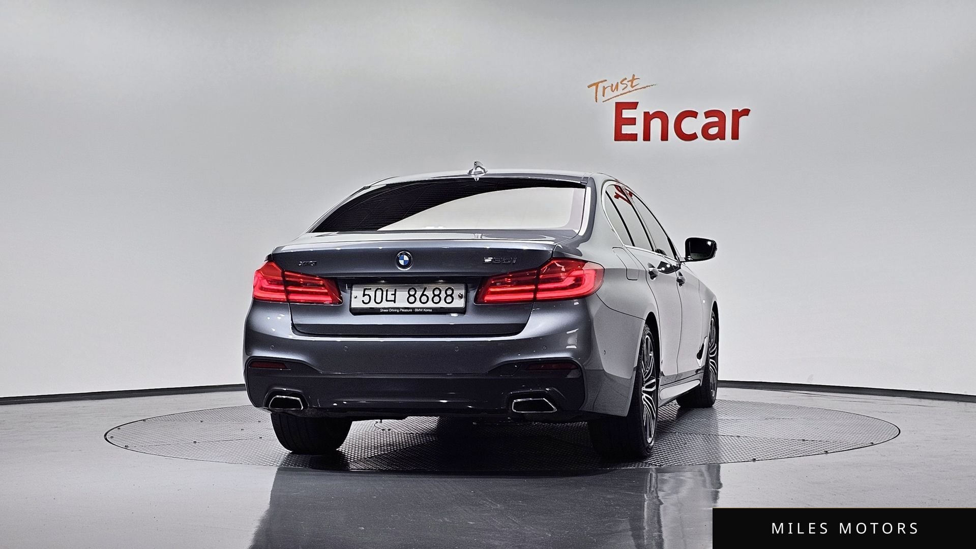 BMW 5 Series (G30) 2019 — миниатюра 3