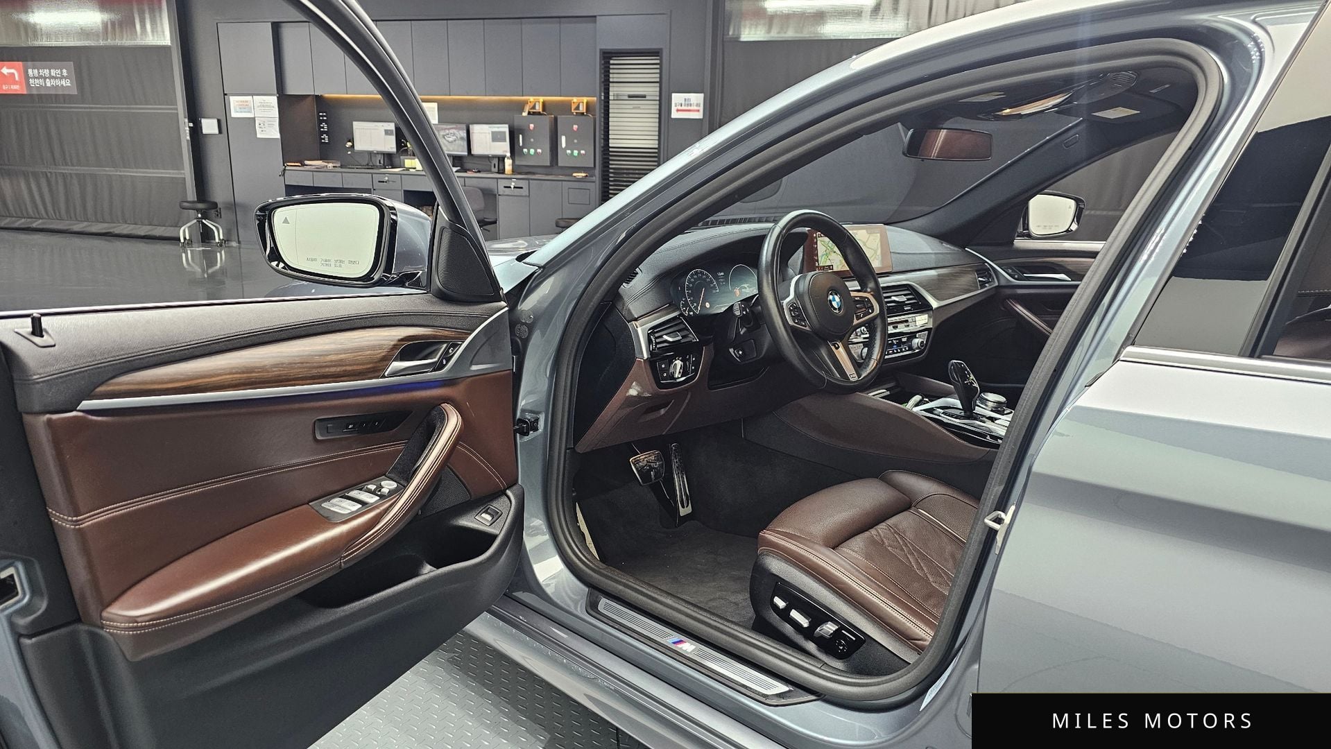 BMW 5 Series (G30) 2019 — миниатюра 12