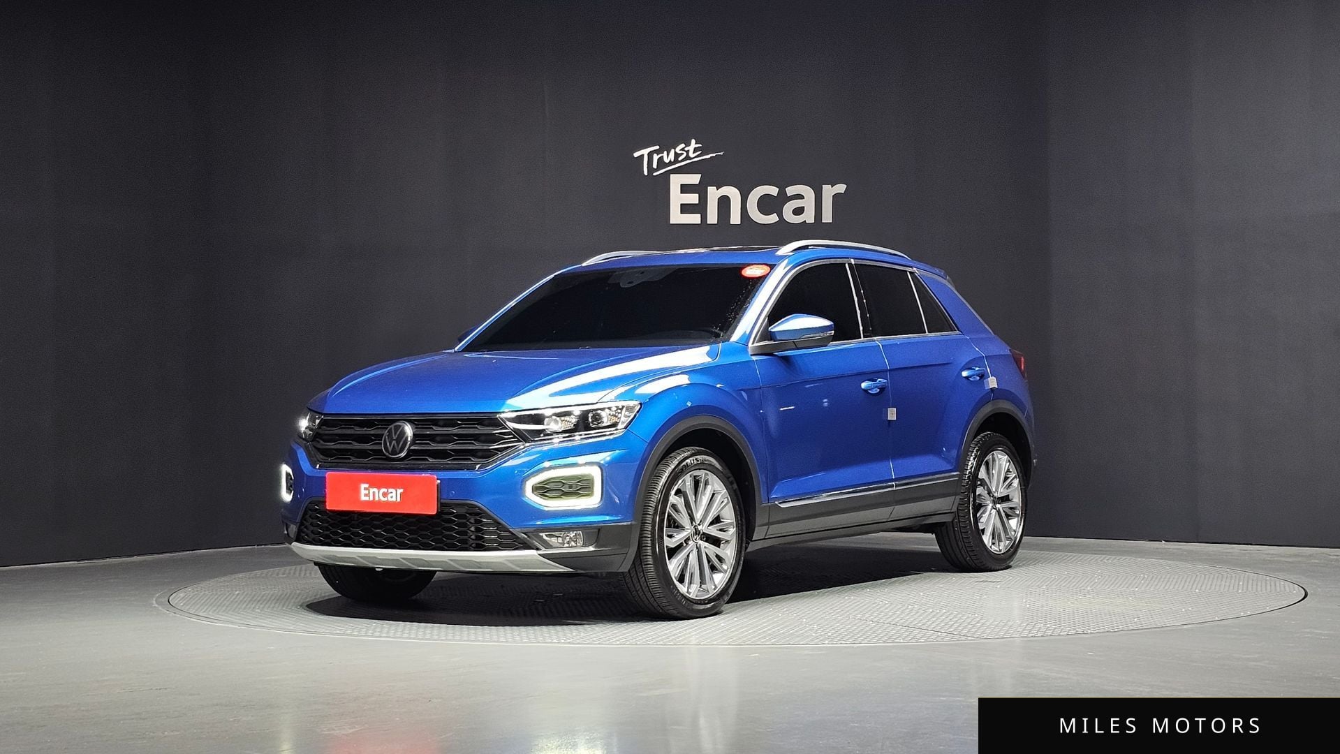 Volkswagen T-Roc 2021 — фото 1 из 12