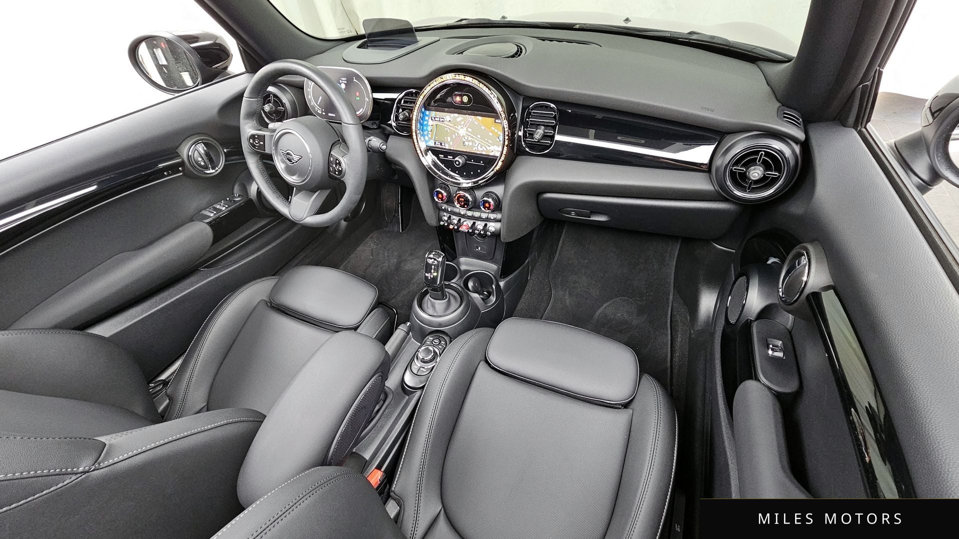 MINI Cooper Convertible 2024 — миниатюра 7