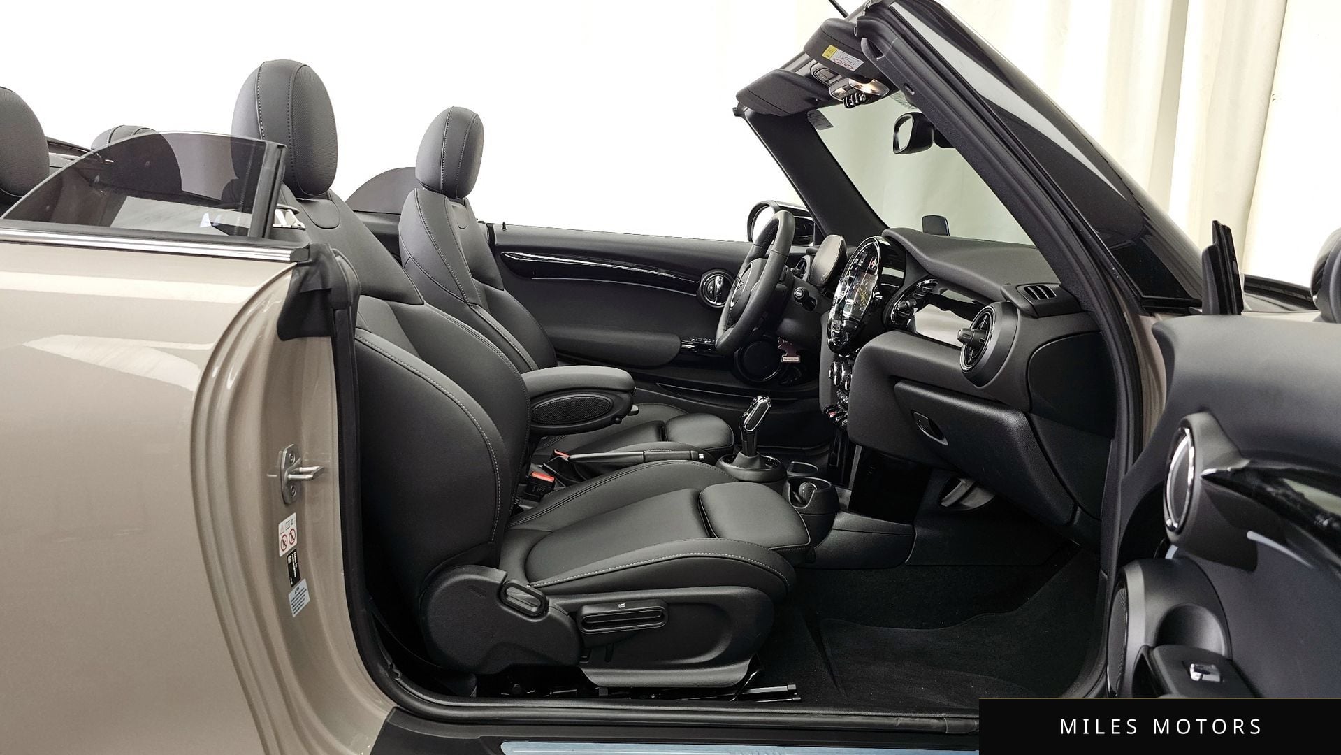 MINI Cooper Convertible 2024 — миниатюра 11