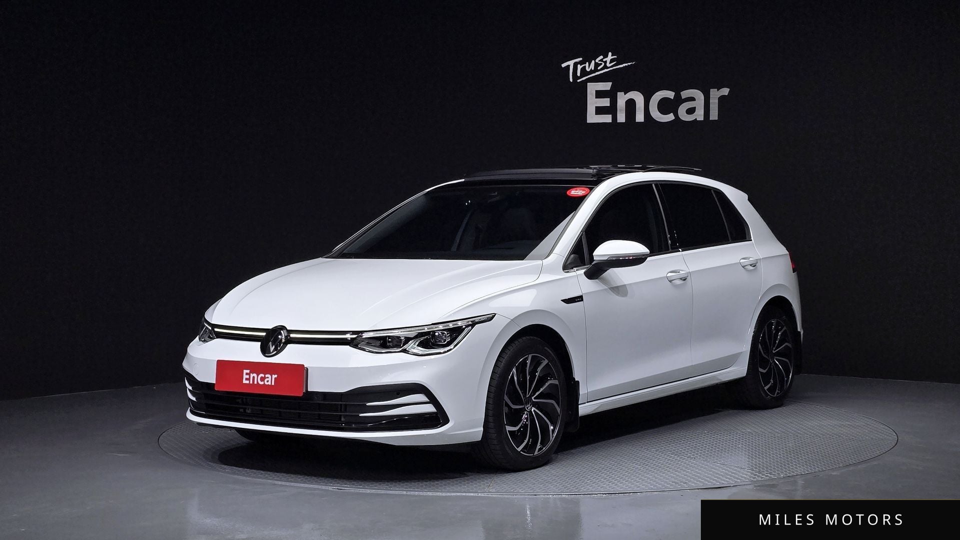 Volkswagen Golf 2024 — фото 1 из 12