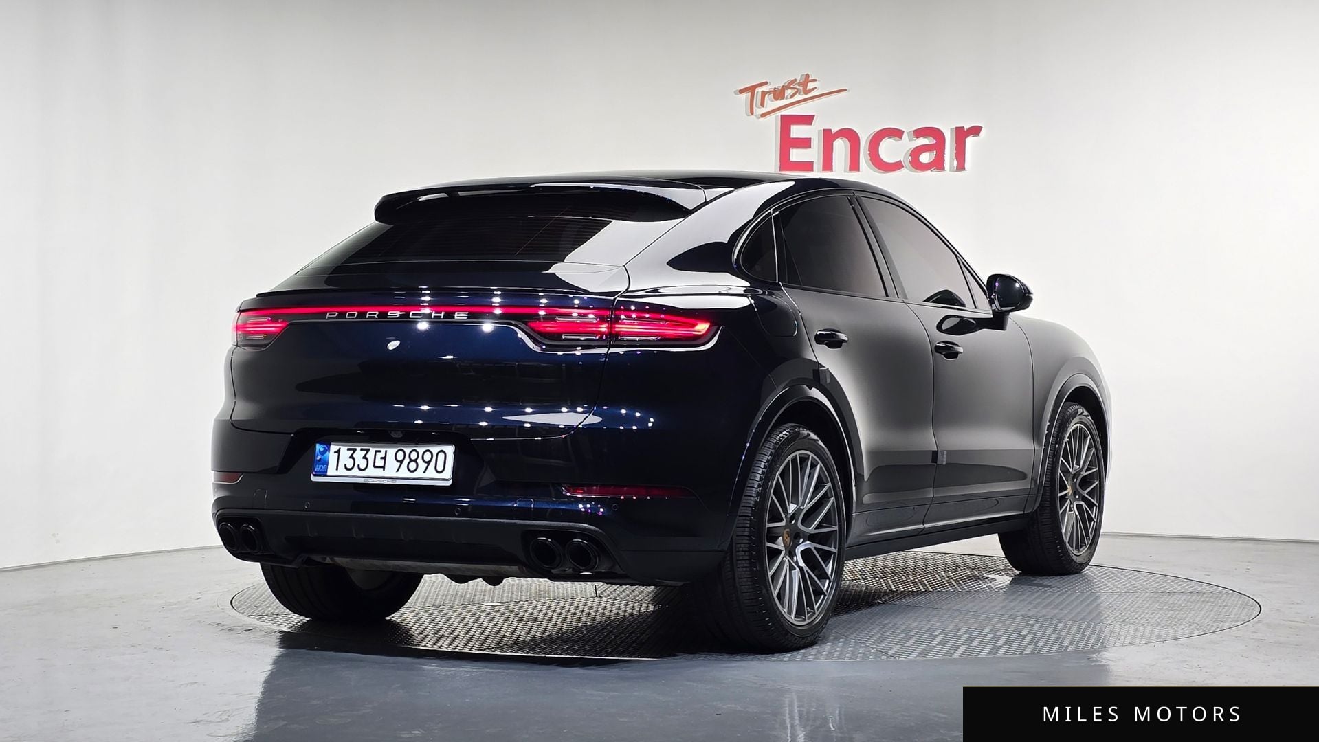 Porsche Cayenne 2023 — миниатюра 2