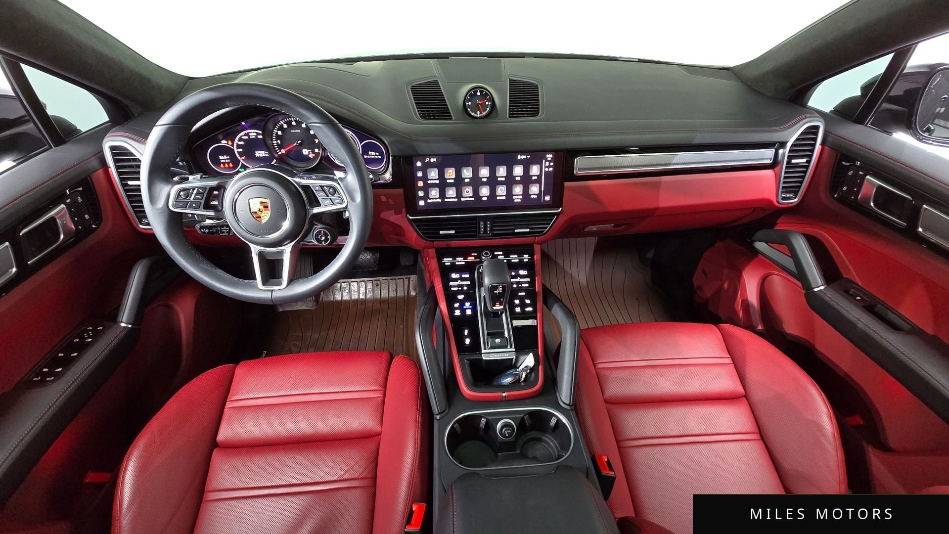 Porsche Cayenne 2023 — миниатюра 10