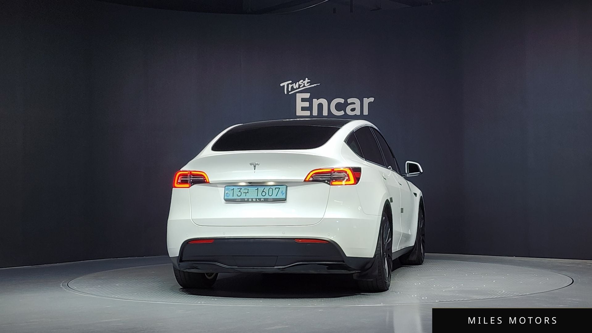 Tesla Model Y 2021 — миниатюра 4