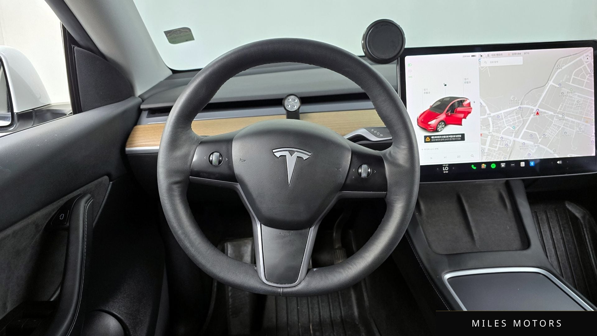 Tesla Model Y 2021 — миниатюра 12
