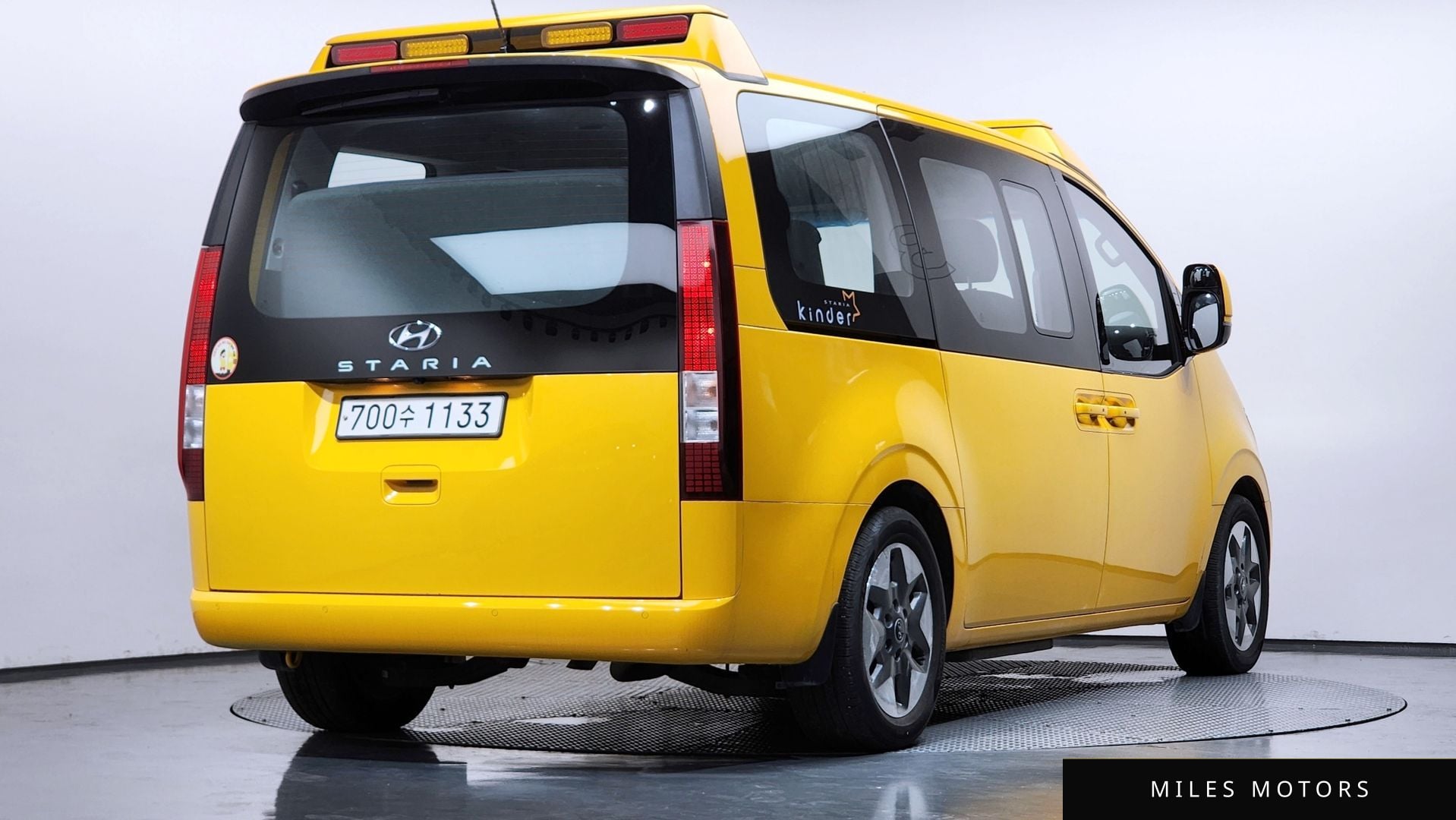 Hyundai Staria 2023 — миниатюра 2