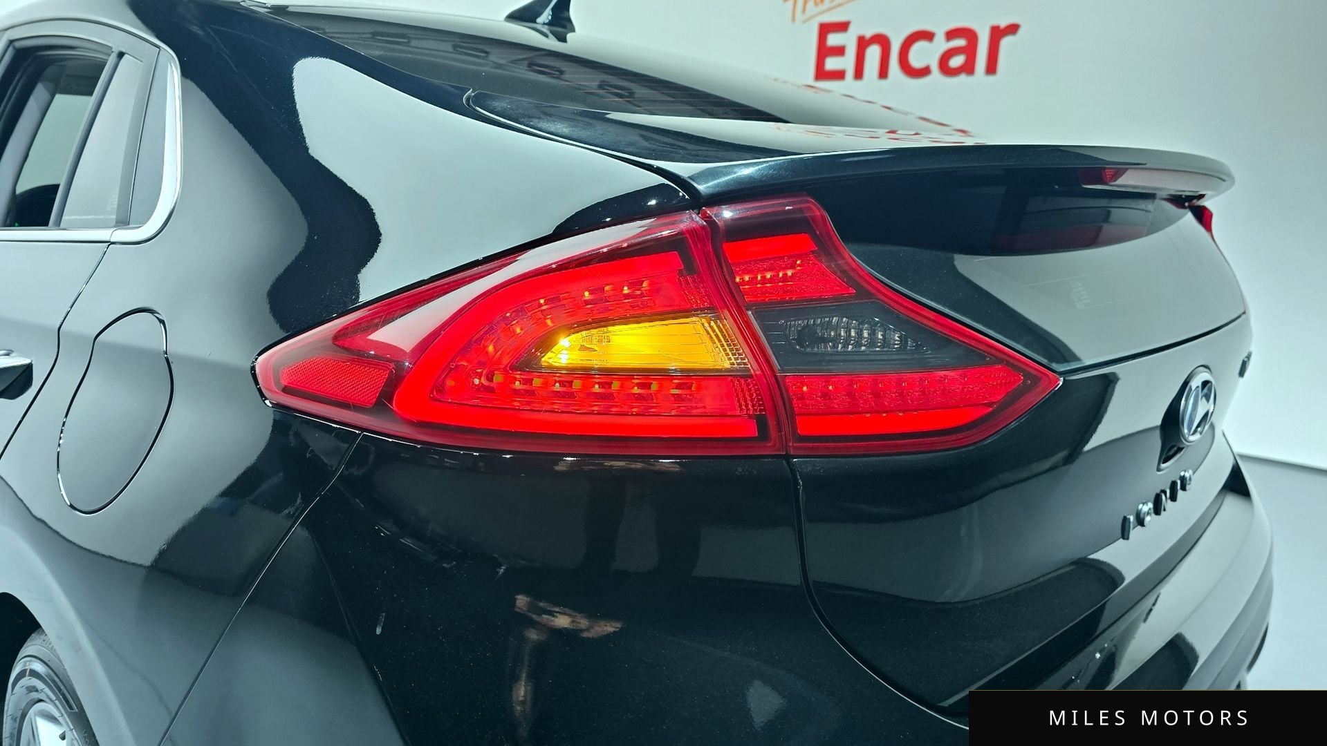 Hyundai Ioniq 2016 — миниатюра 9