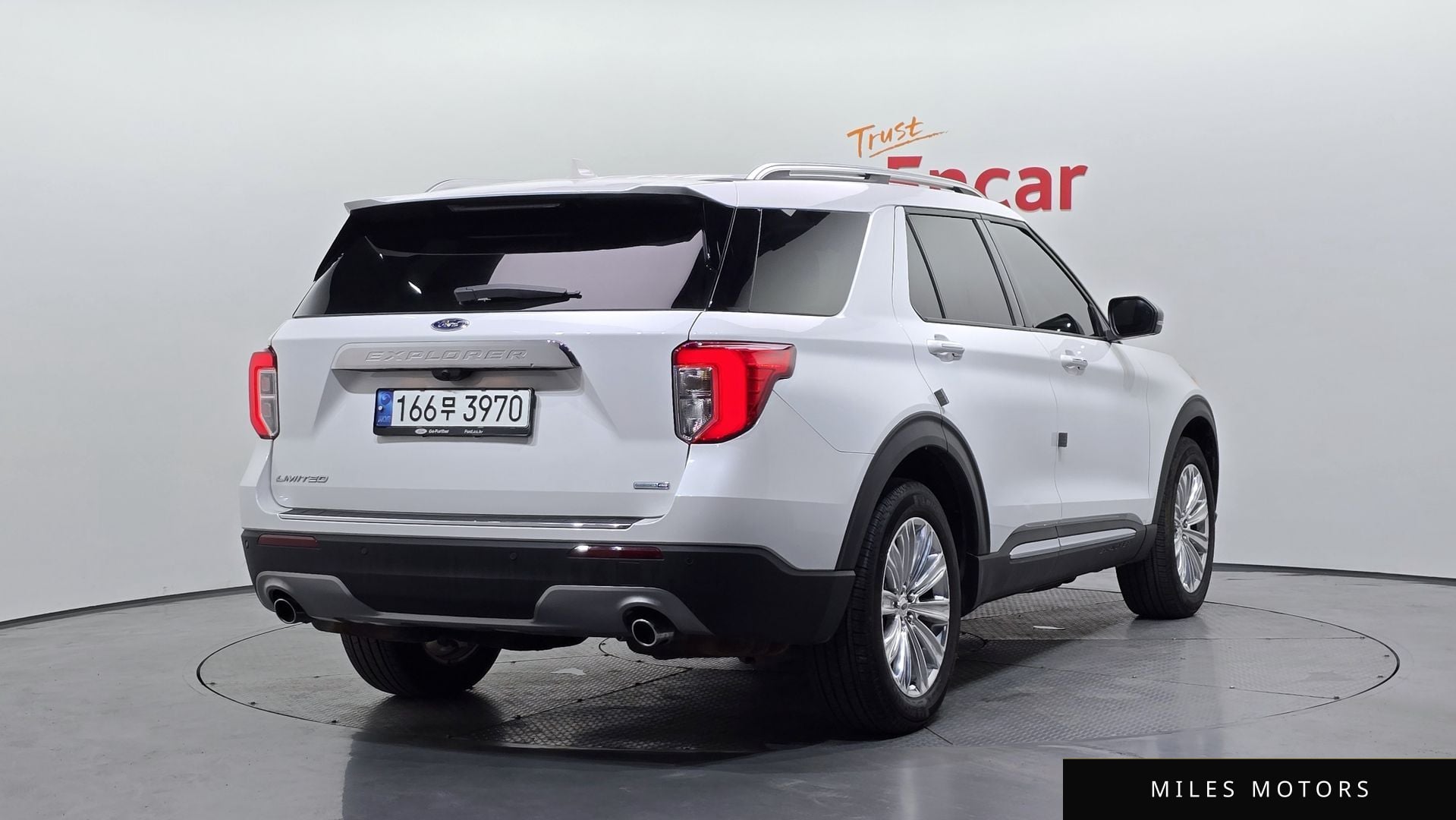Ford Explorer 2020 — миниатюра 2