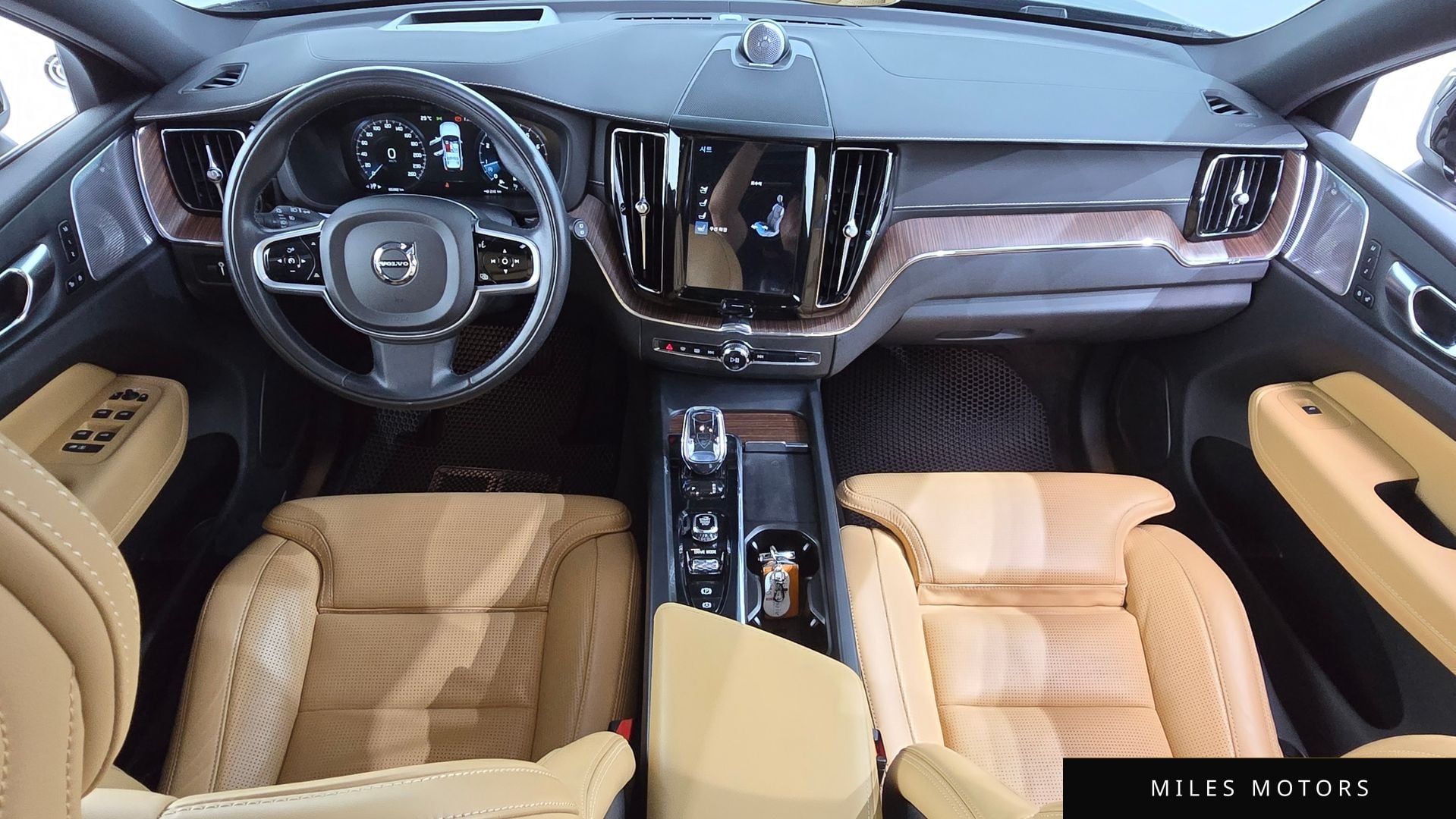 Volvo XC60 2021 — миниатюра 10