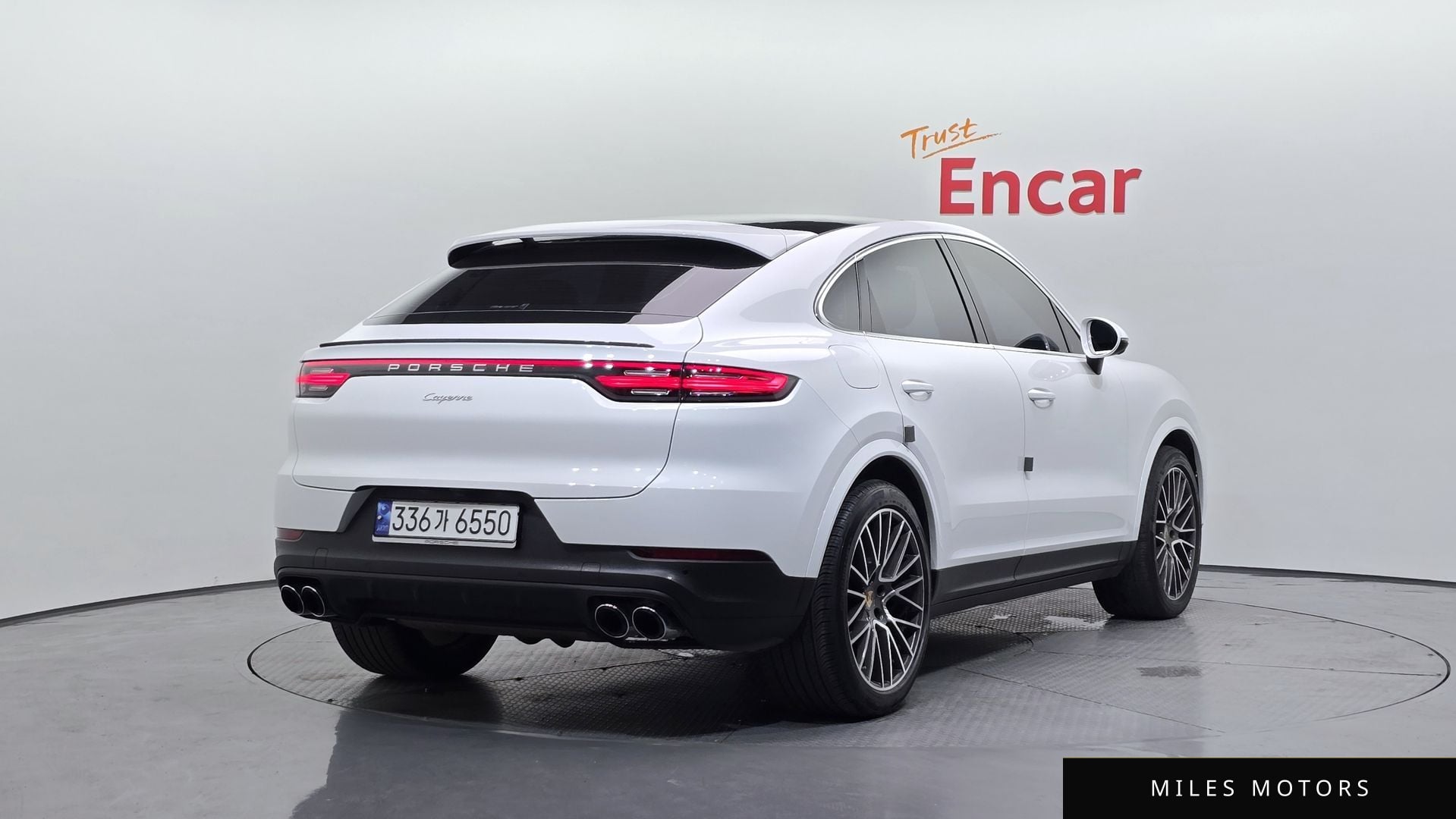 Porsche Cayenne 2023 — миниатюра 2