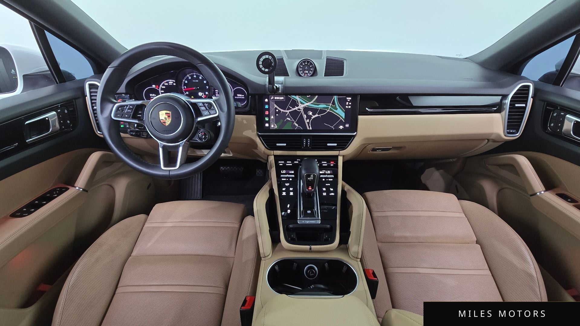 Porsche Cayenne 2023 — миниатюра 10