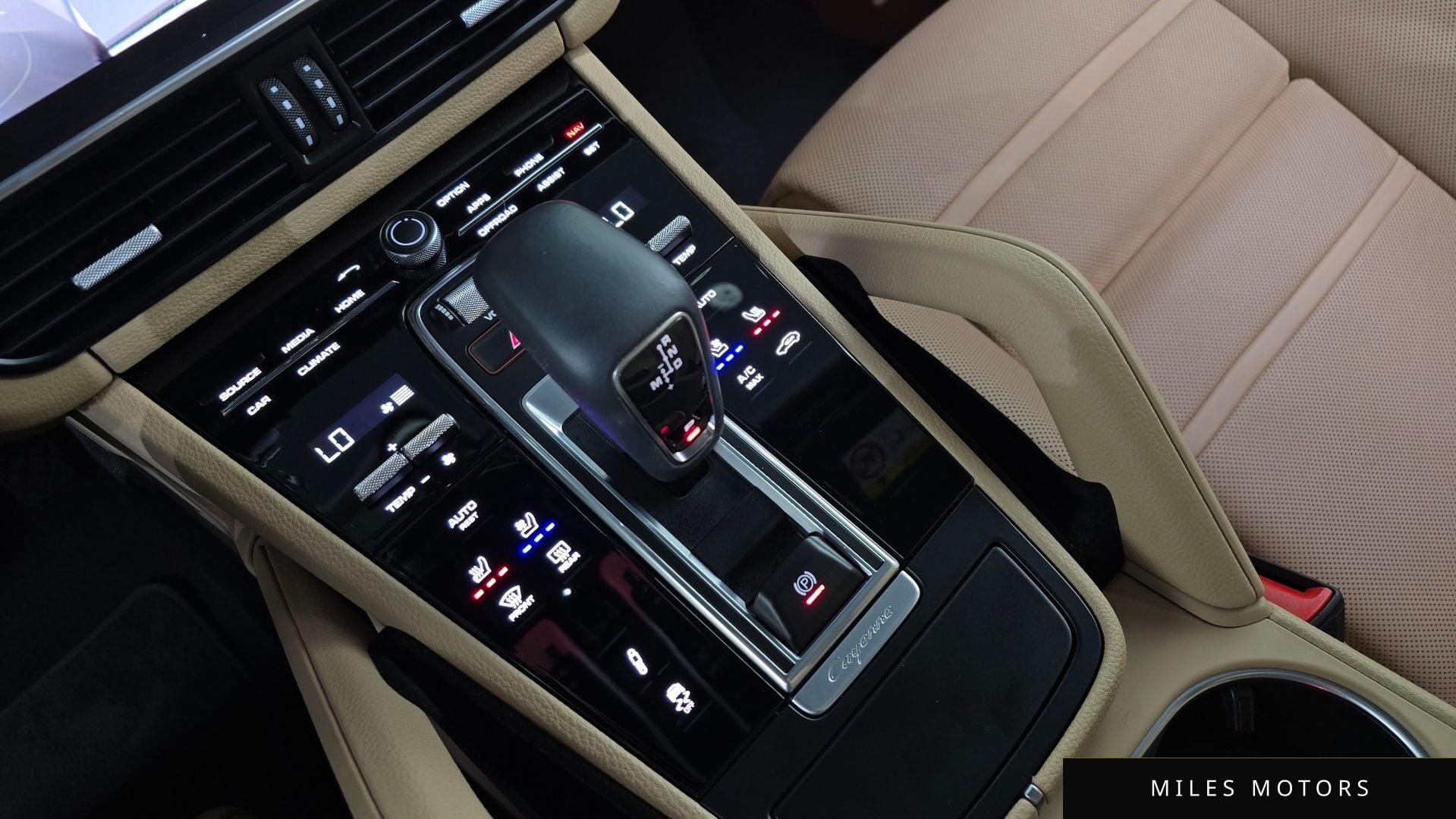Porsche Cayenne 2023 — миниатюра 12