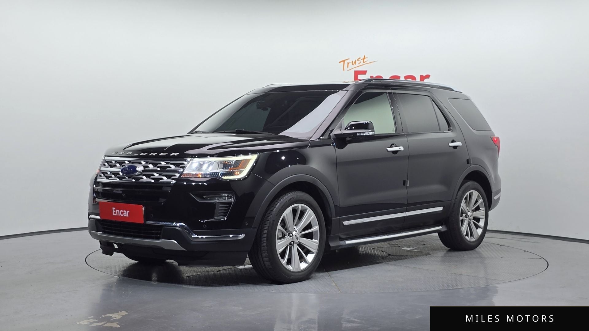 Ford Explorer 2019 — фото 1 из 12
