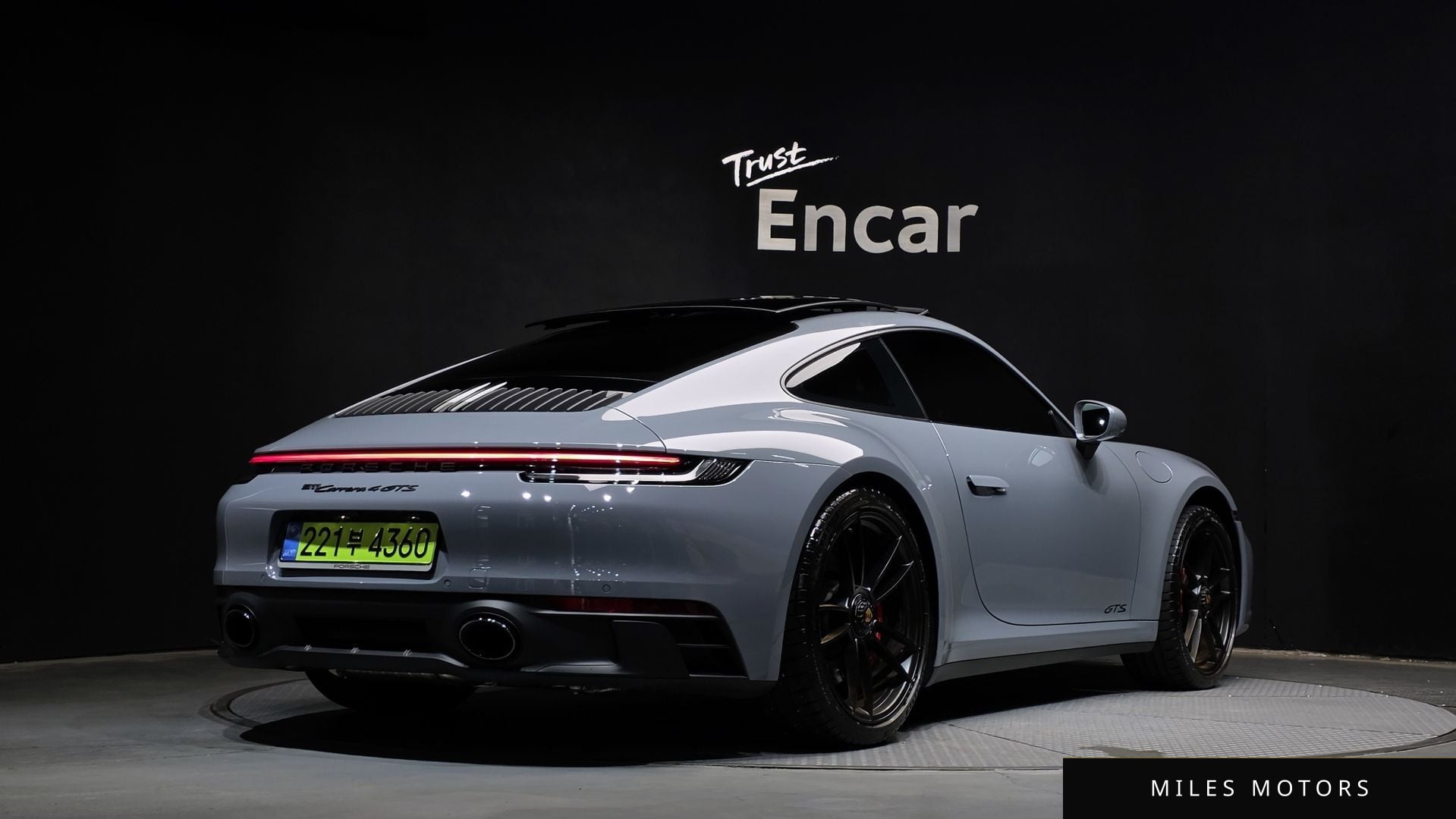 Porsche 911 (992) 2024 — миниатюра 2