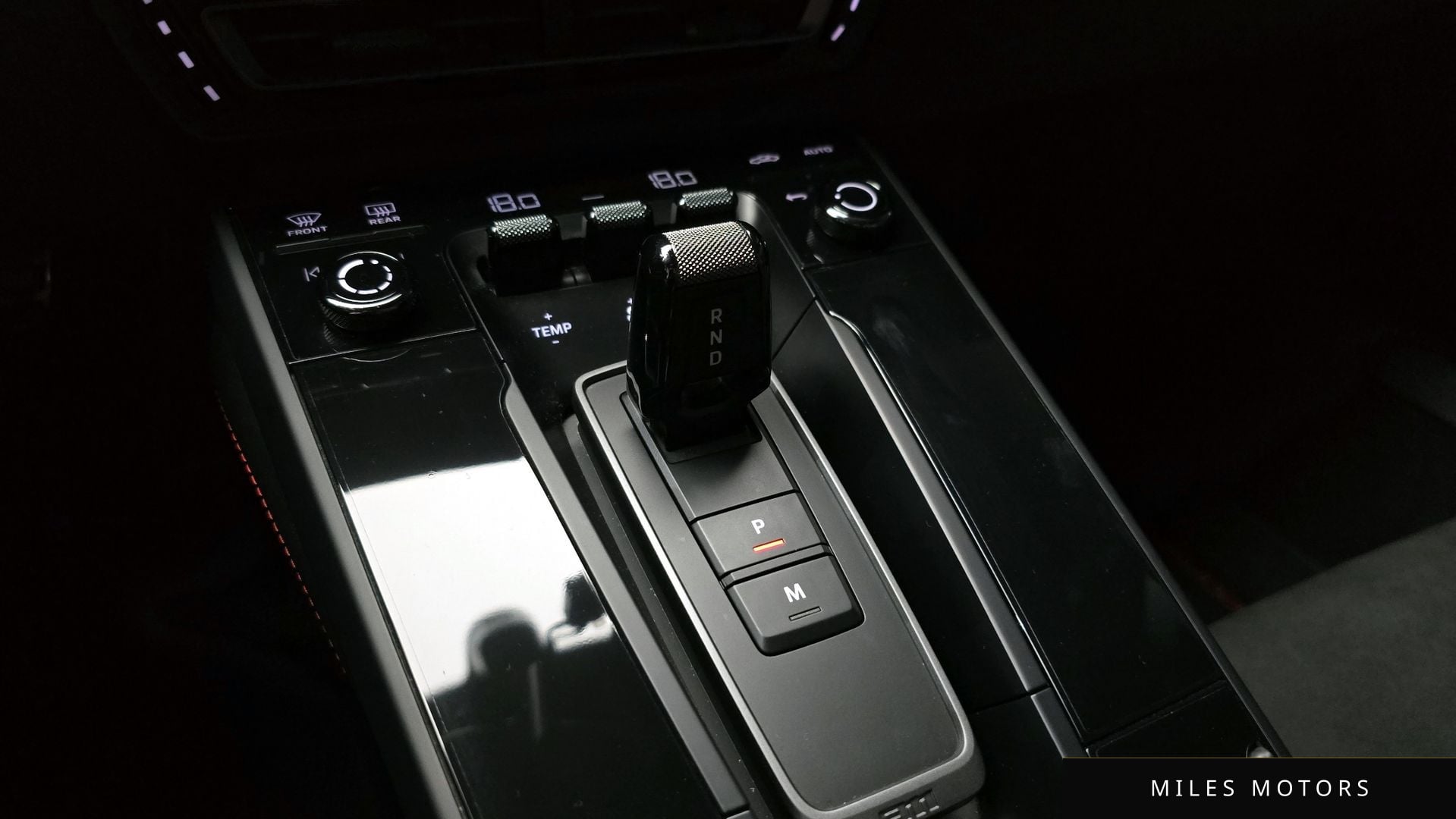Porsche 911 (992) 2024 — миниатюра 12
