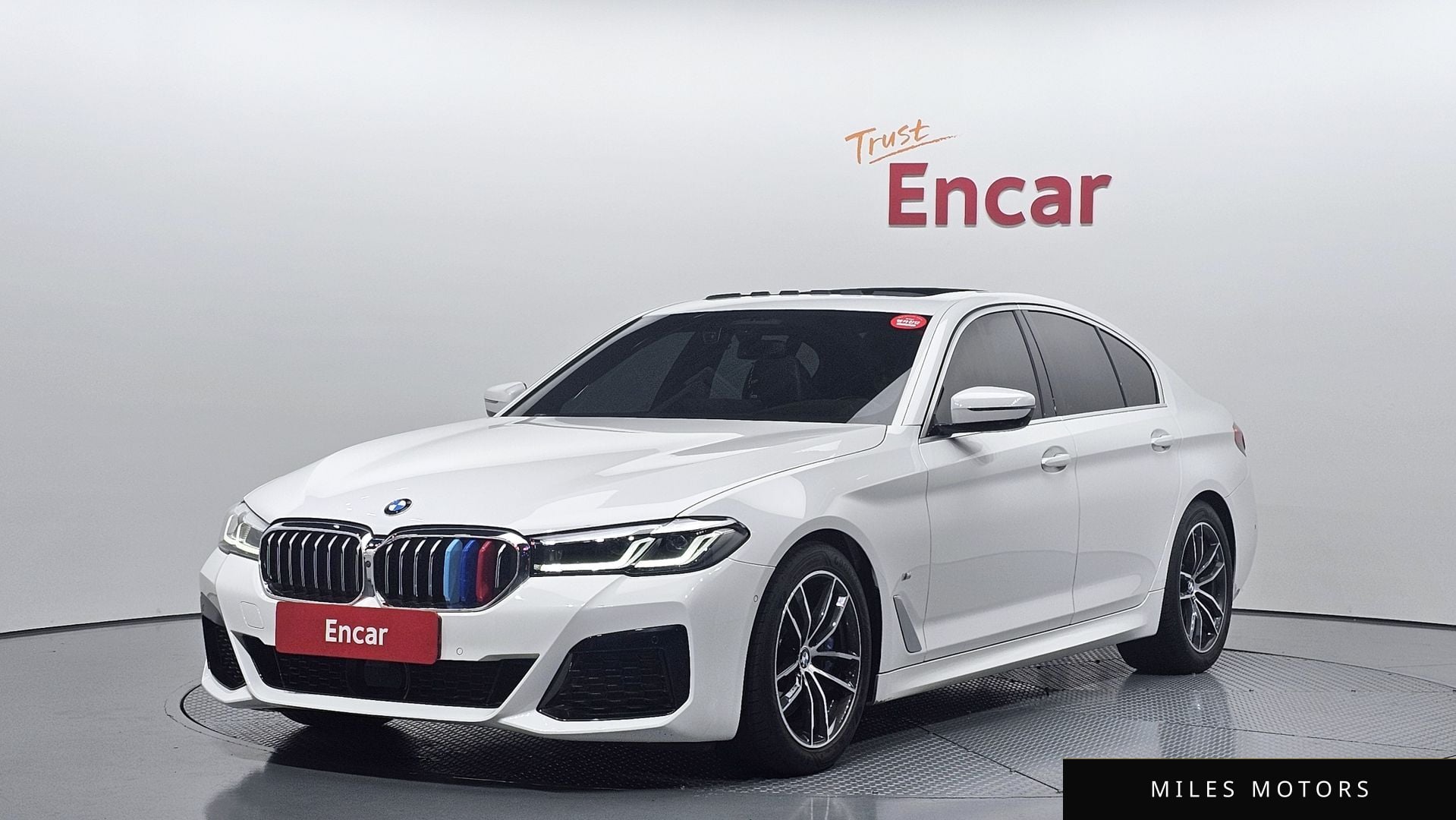 BMW 5 Series (G30) 2023 — фото 1 из 12