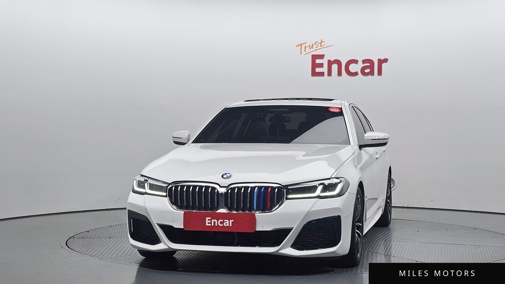 BMW 5 Series (G30) 2023 — миниатюра 3