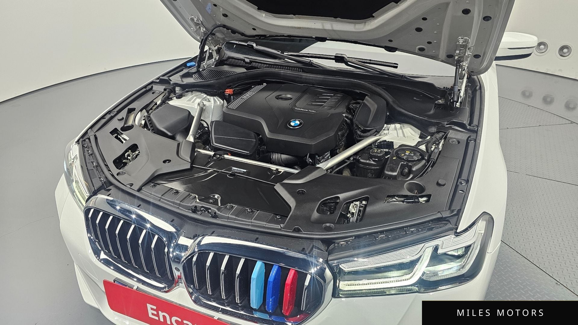 BMW 5 Series (G30) 2023 — миниатюра 6