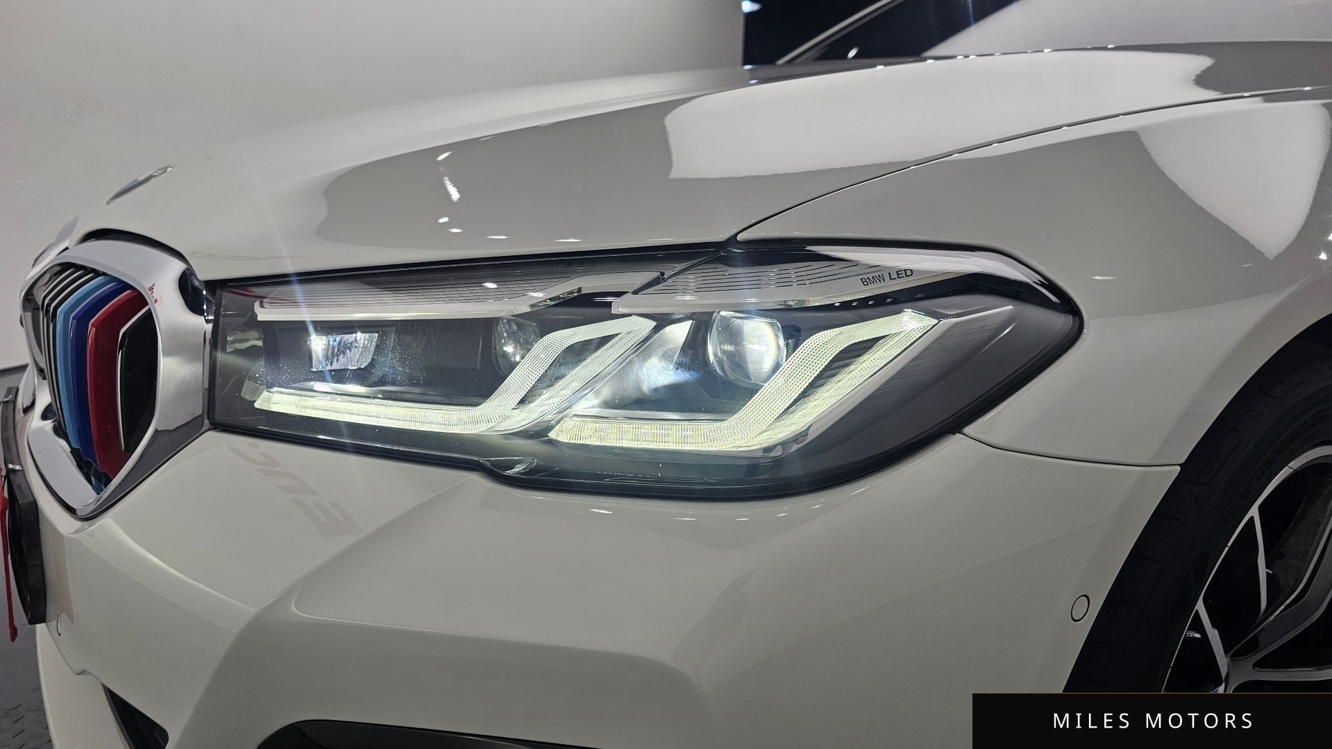 BMW 5 Series (G30) 2023 — миниатюра 8