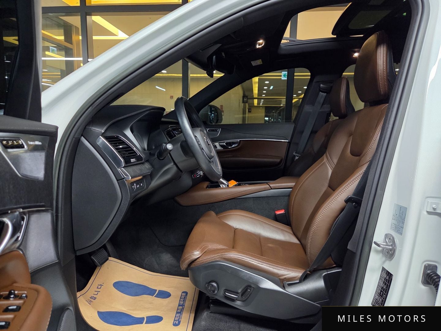 Volvo XC90 2022 — миниатюра 9