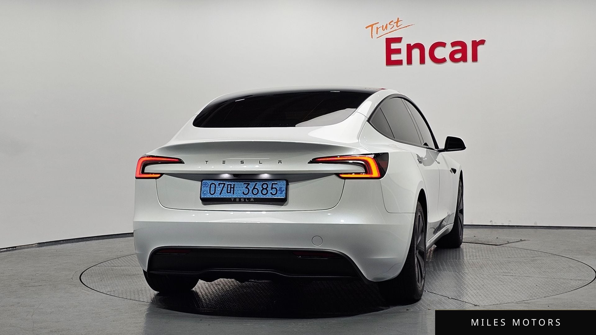 Tesla Model 3 2025 — миниатюра 4