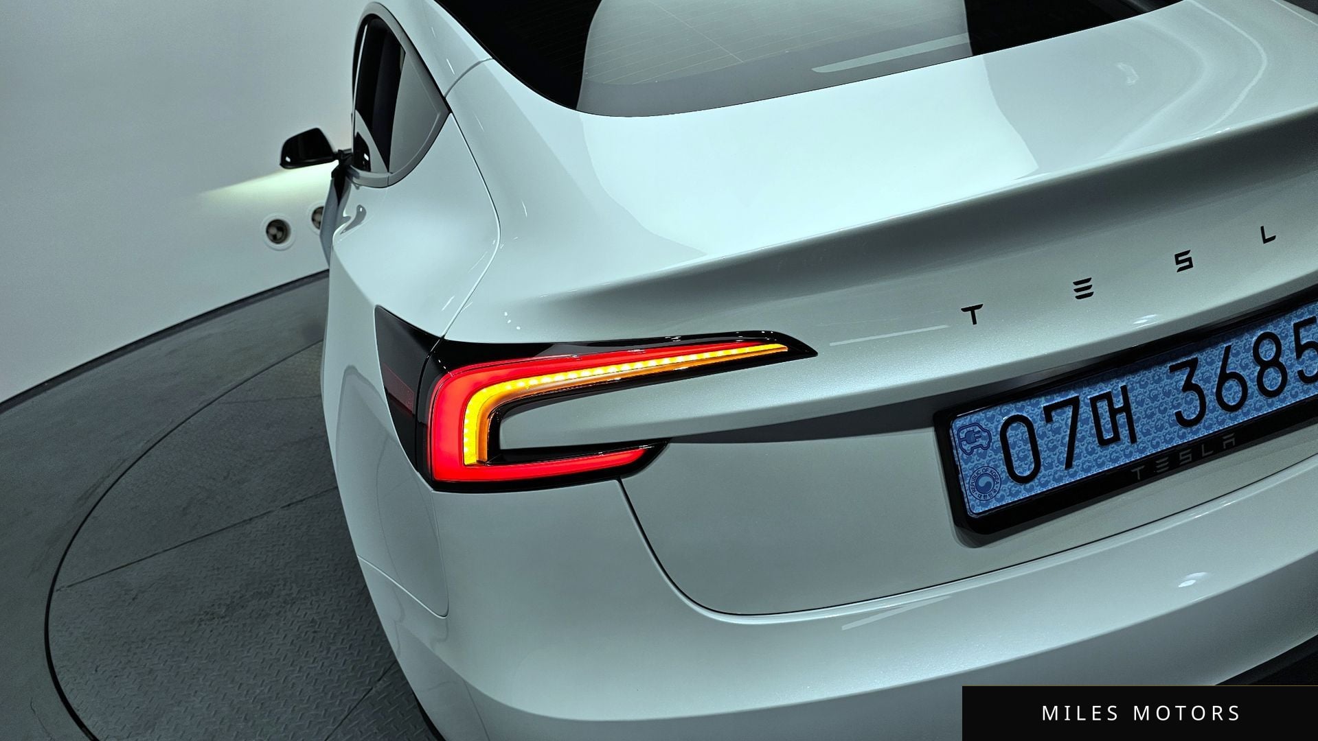 Tesla Model 3 2025 — миниатюра 9