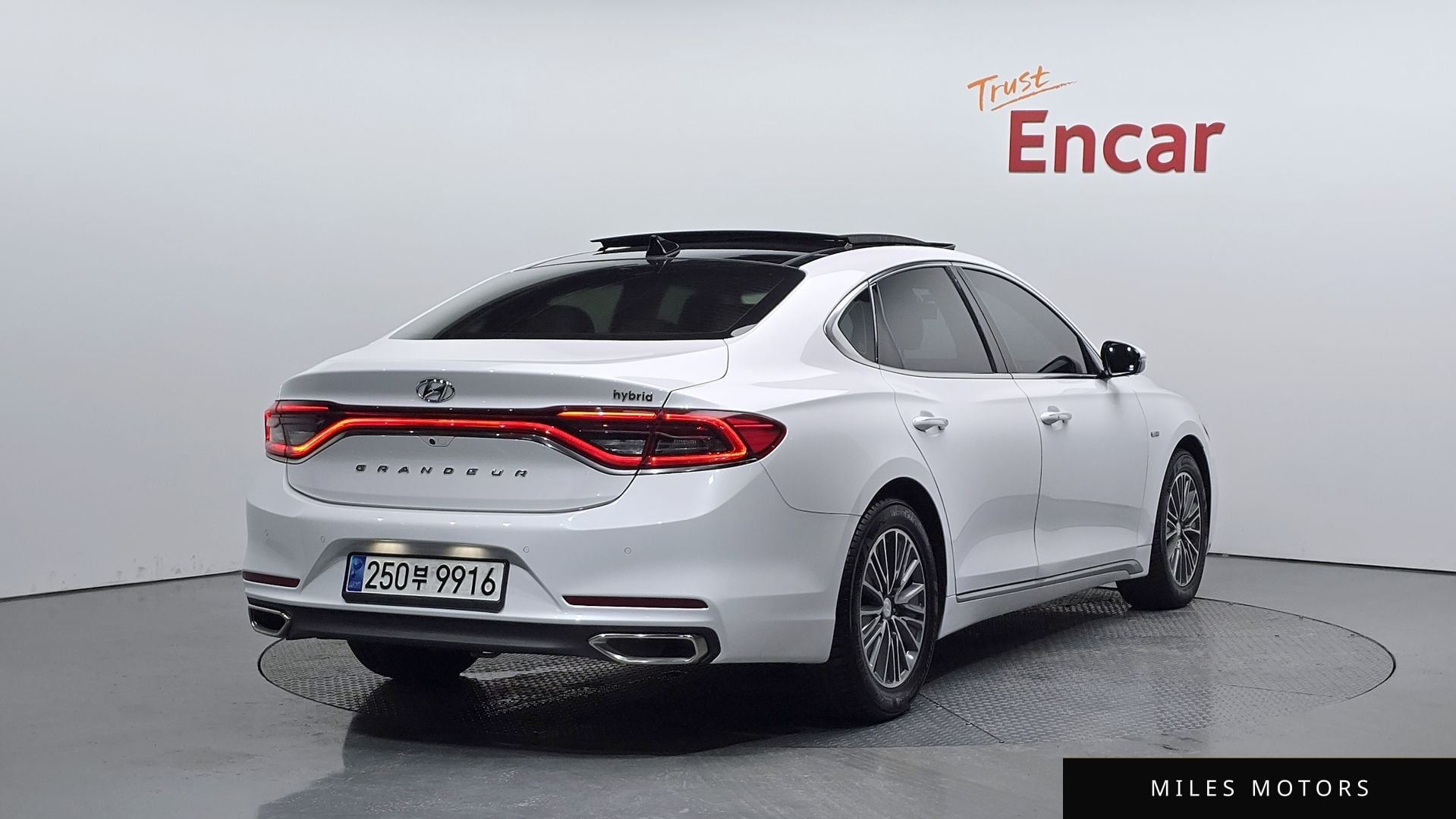 Hyundai Grandeur 2019 — фото 1 из 12