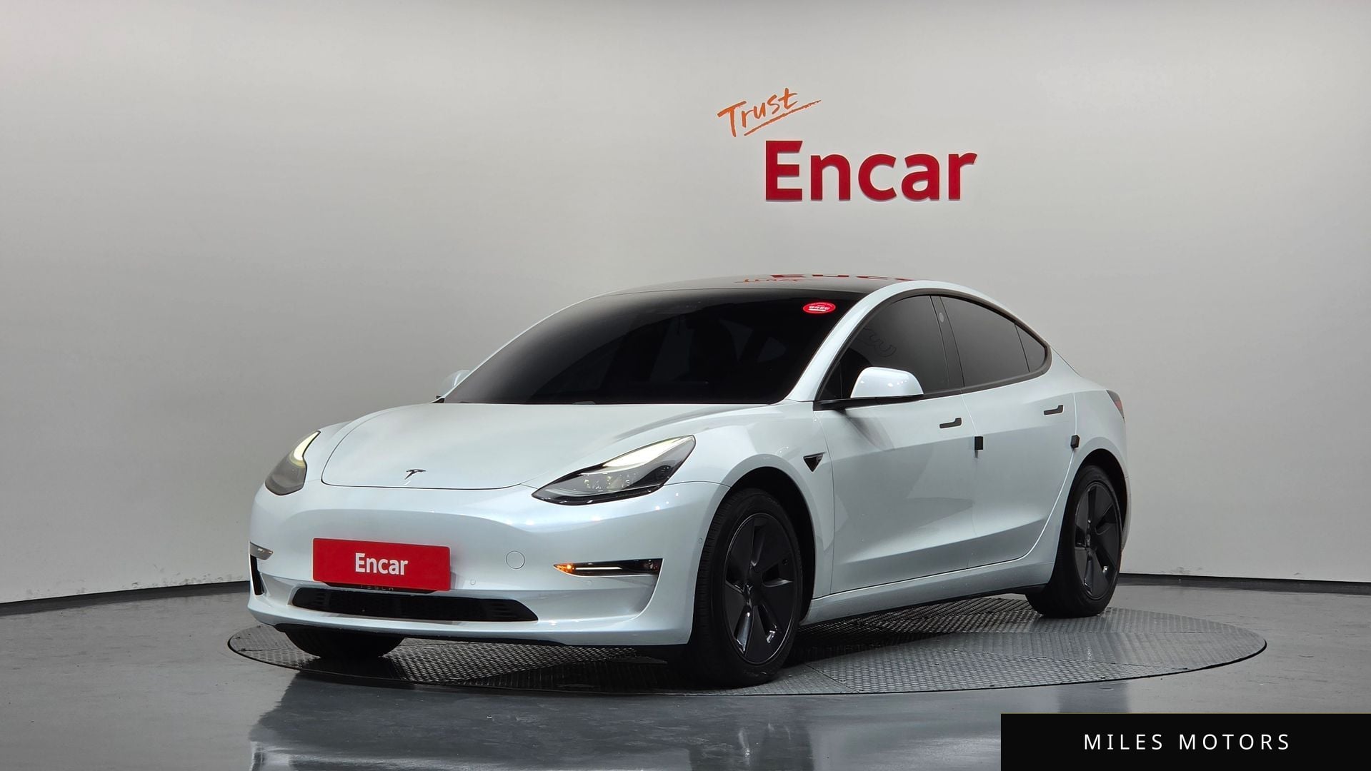 Tesla Model 3 2021 — фото 1 из 12